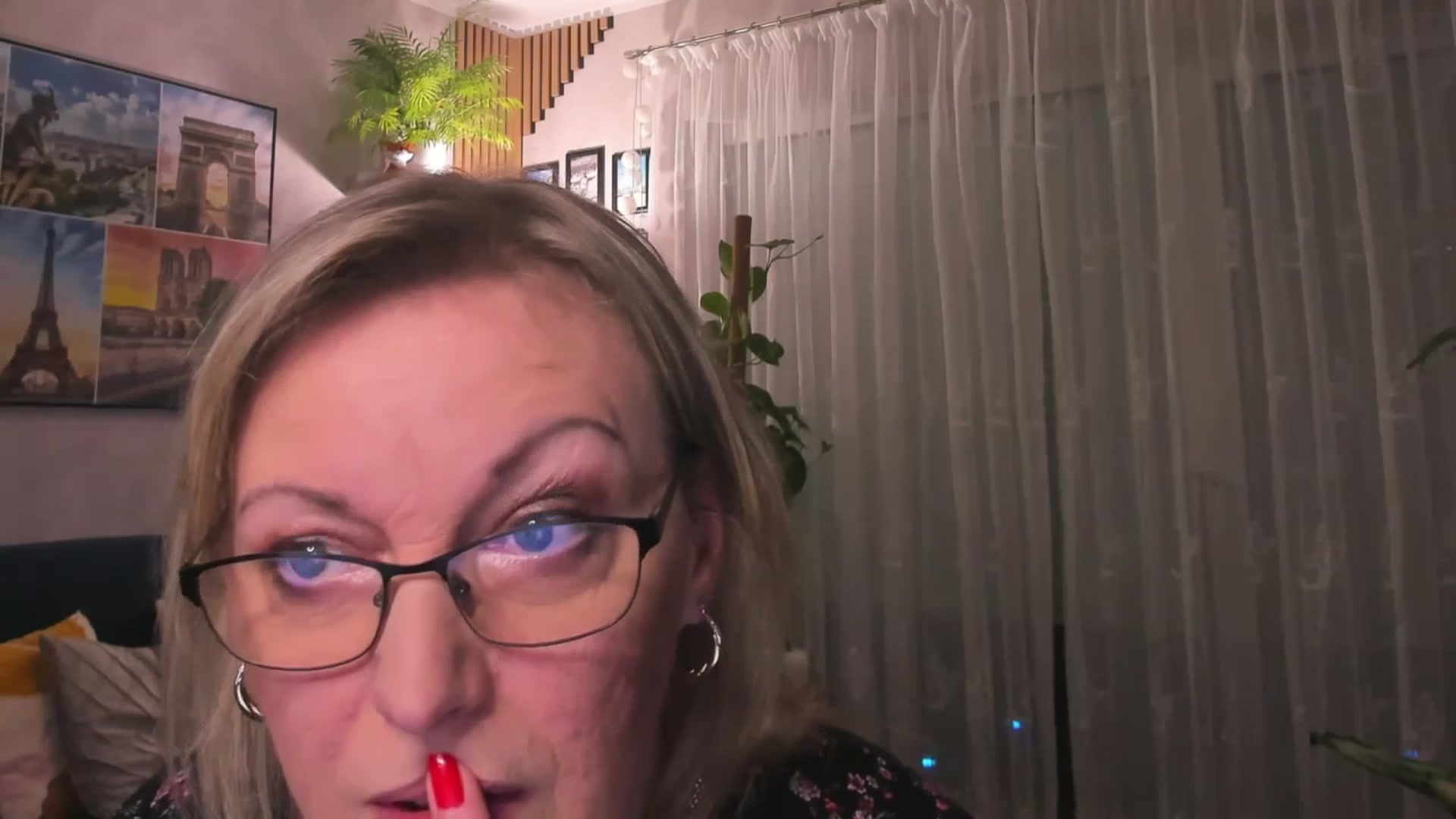 Gallery image thumbnail from STARvanessa1's myfreecams stream on, 03/11/2025, 20:58 image 4 of 20