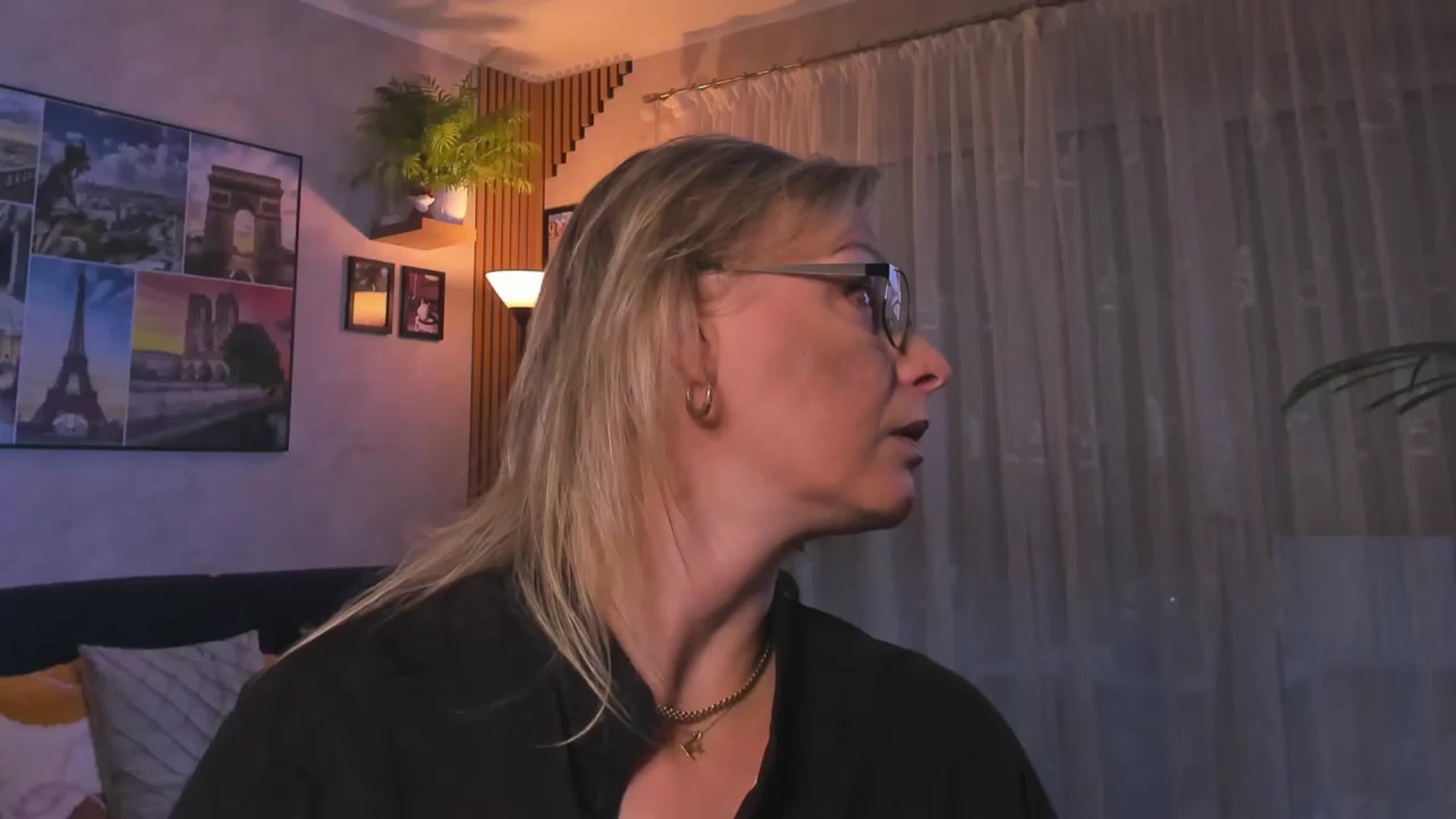 Gallery image thumbnail from STARvanessa1's myfreecams stream on, 03/13/2025, 17:02 image 15 of 20