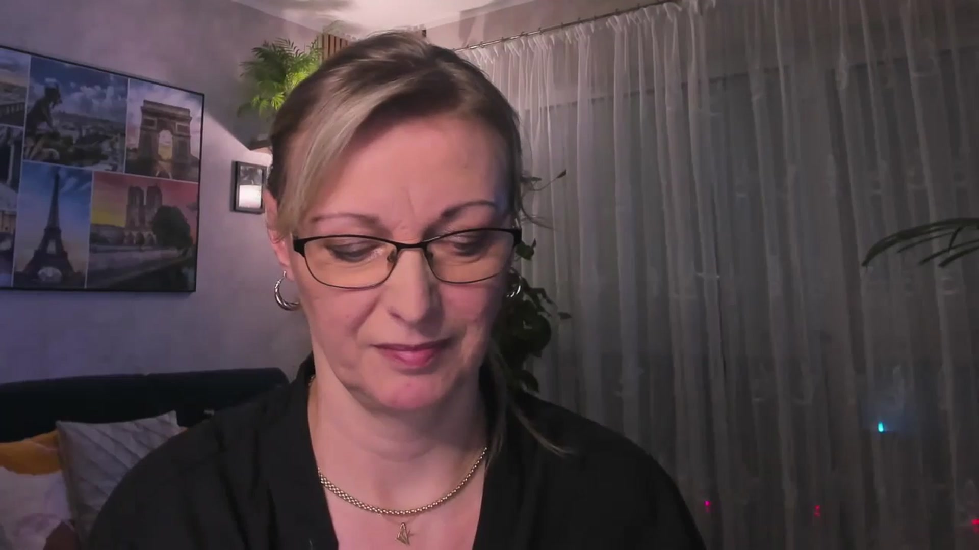 Gallery image thumbnail from STARvanessa1's myfreecams stream on, 03/13/2025, 18:42 image 6 of 20