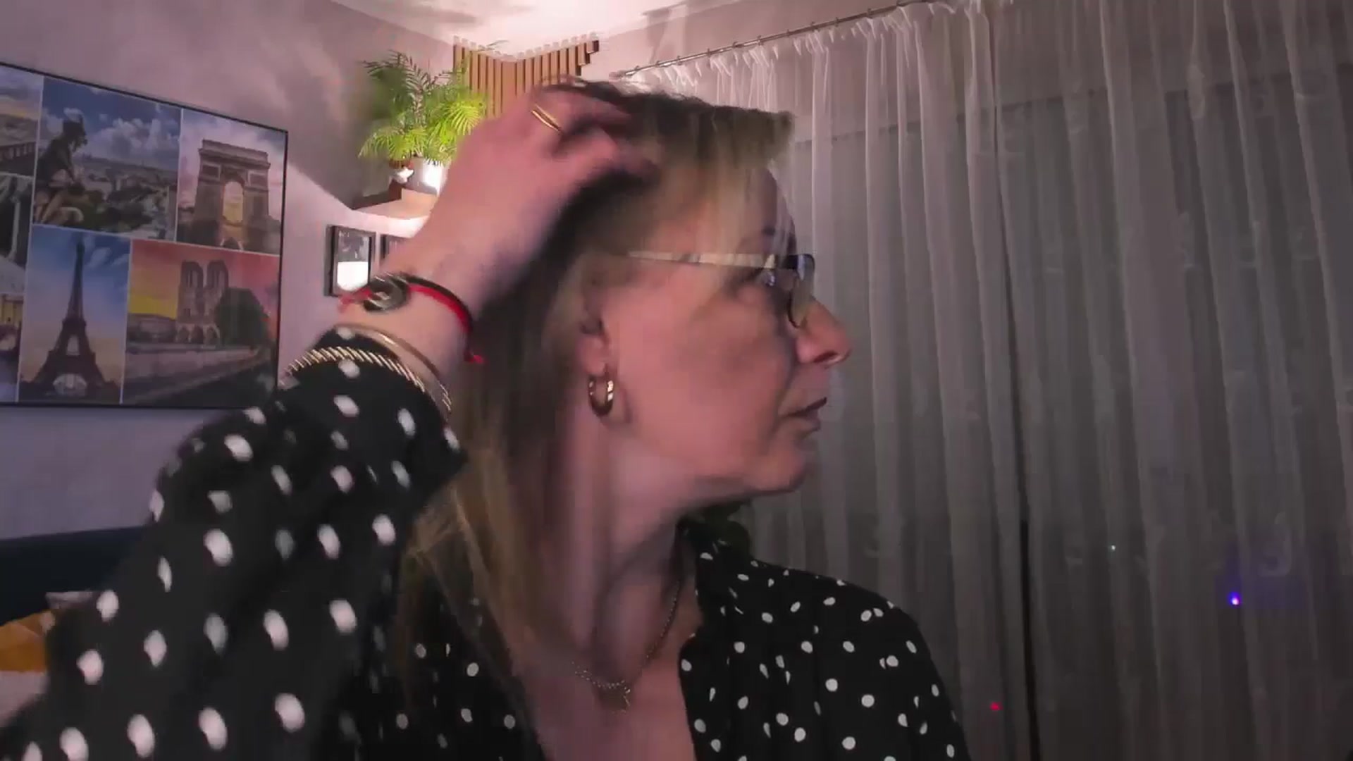 Gallery image thumbnail from STARvanessa1's myfreecams stream on, 03/19/2025, 18:33 image 10 of 20