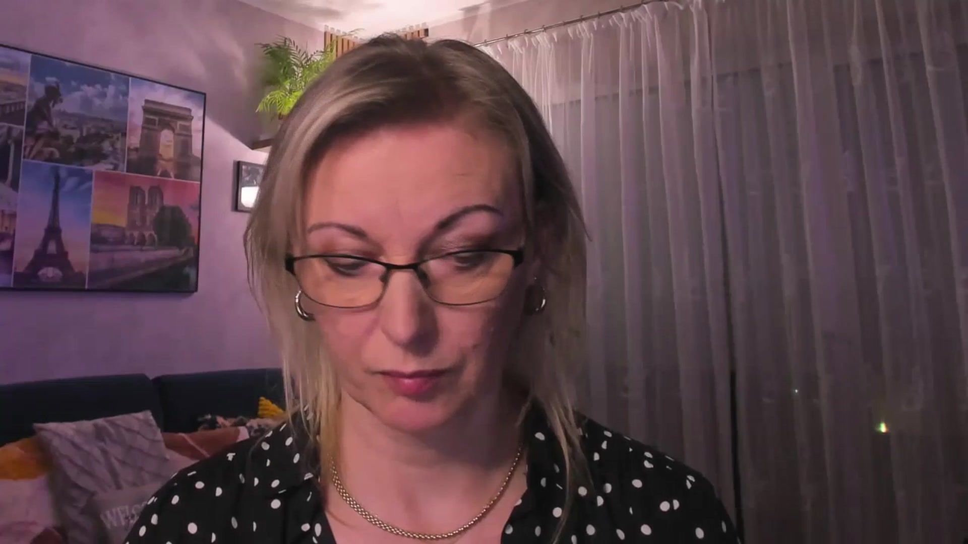 Gallery image thumbnail from STARvanessa1's myfreecams stream on, 03/19/2025, 18:33 image 7 of 20