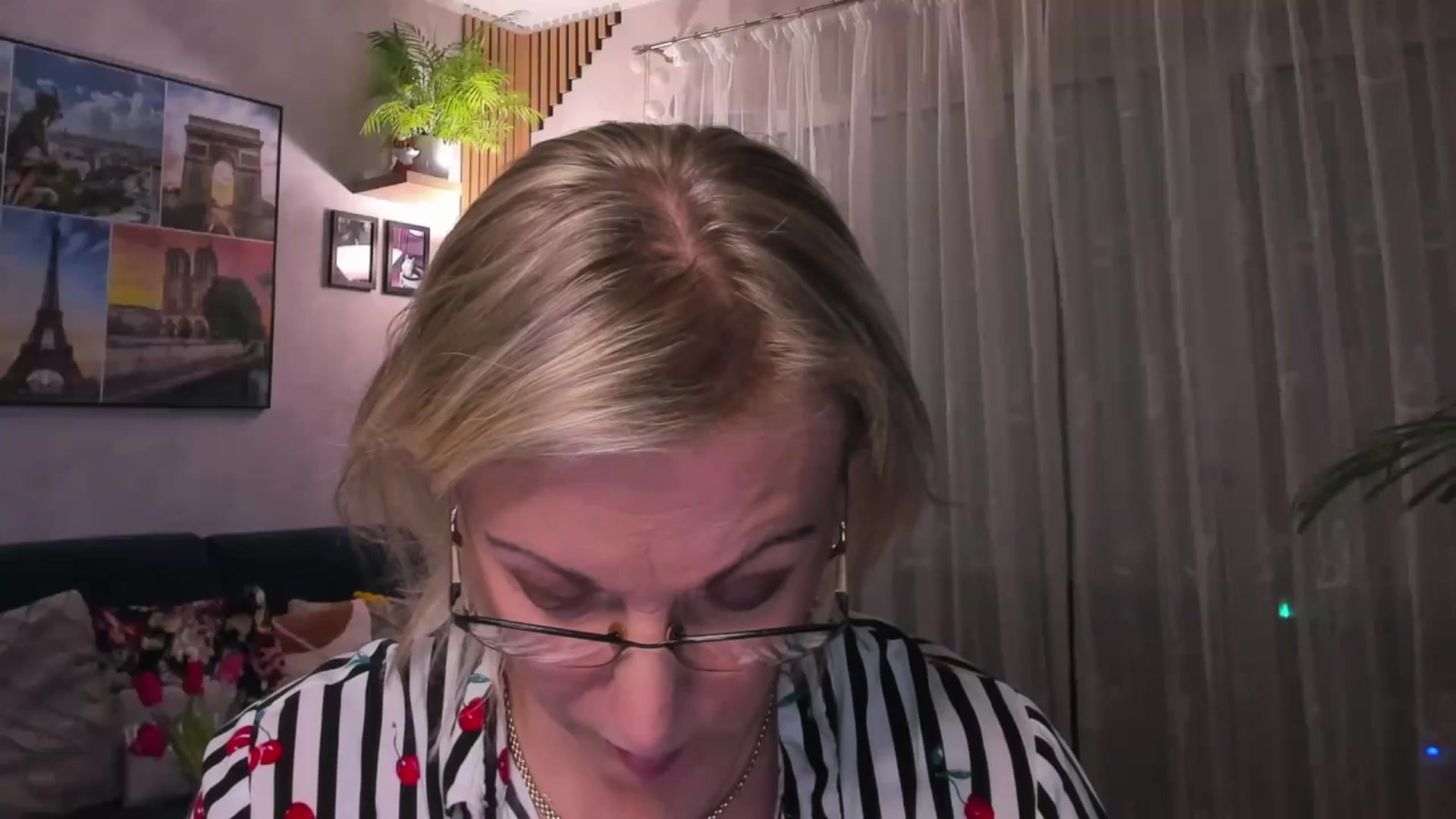 Gallery image thumbnail from STARvanessa1's myfreecams stream on, 03/24/2025, 19:24 image 13 of 20