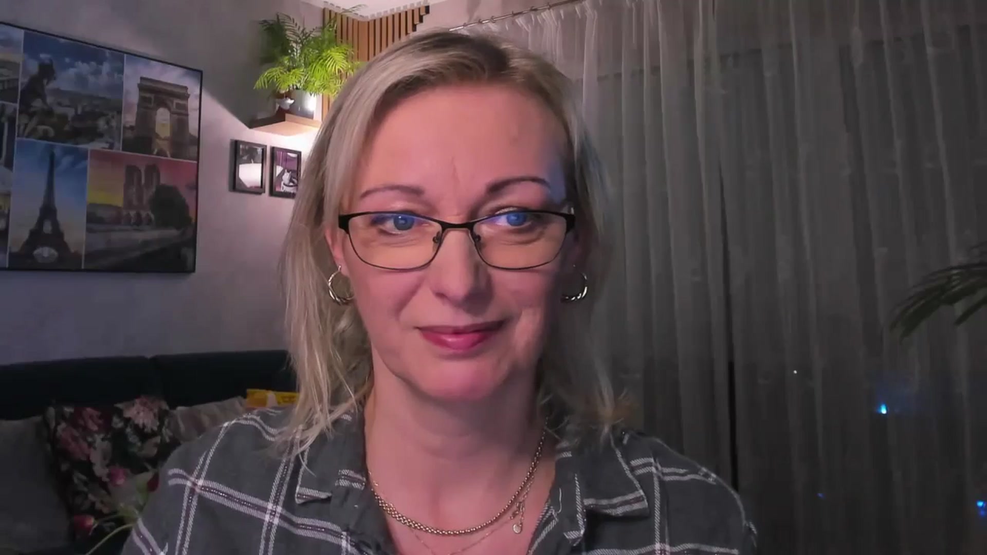 Gallery image thumbnail from STARvanessa1's myfreecams stream on, 03/26/2025, 18:36 image 3 of 20