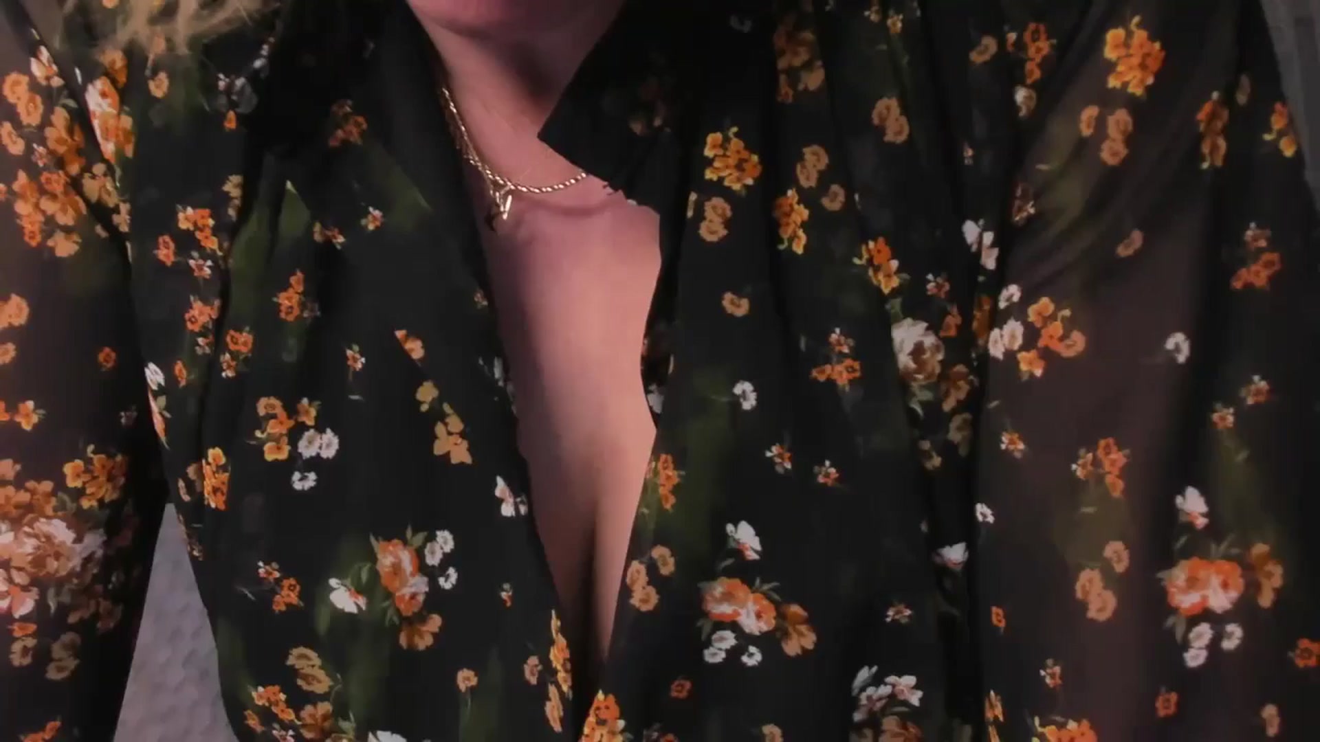 Gallery image thumbnail from STARvanessa1's myfreecams stream on, 04/06/2025, 18:44 image 1 of 20