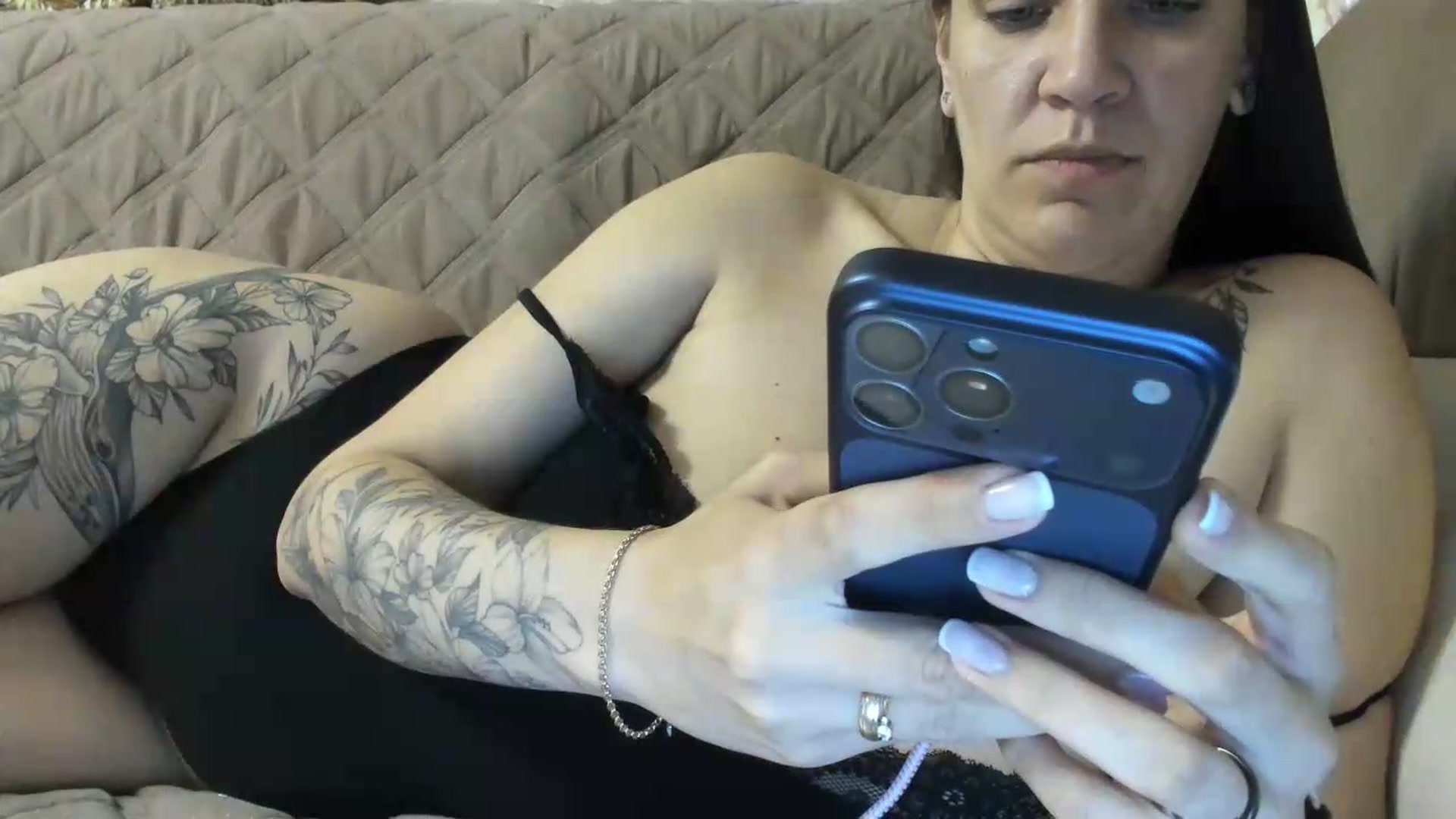Gallery image thumbnail from SUNNyKiss_'s myfreecams stream on, 05/12/2026, 20:21 image 19 of 20