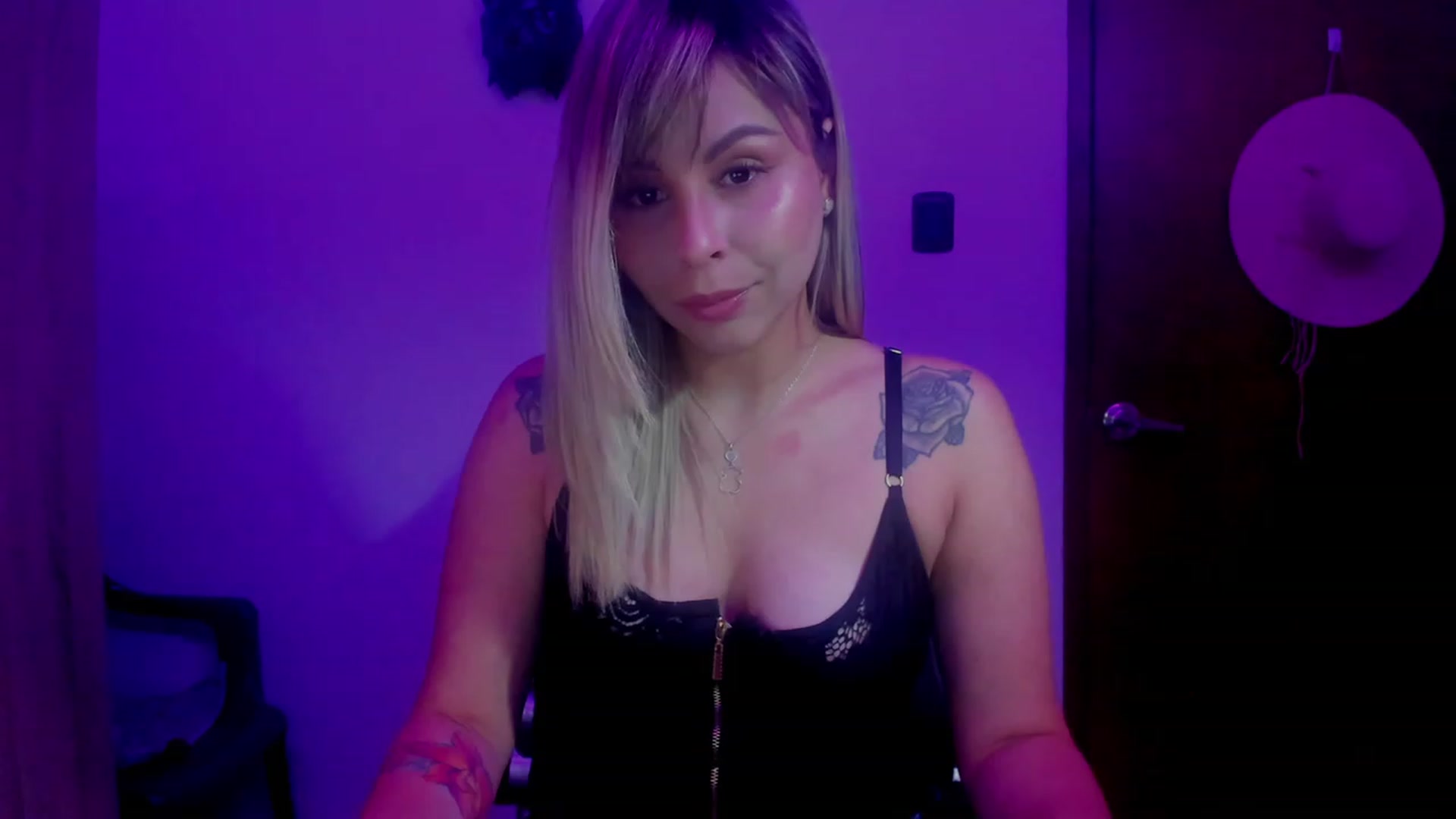 Gallery image thumbnail from SUSYBALE's myfreecams stream on, 07/25/2023, 19:30 image 15 of 20
