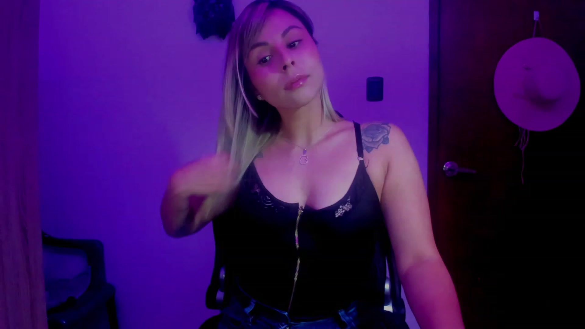 Gallery image thumbnail from SUSYBALE's myfreecams stream on, 07/25/2023, 19:30 image 8 of 20