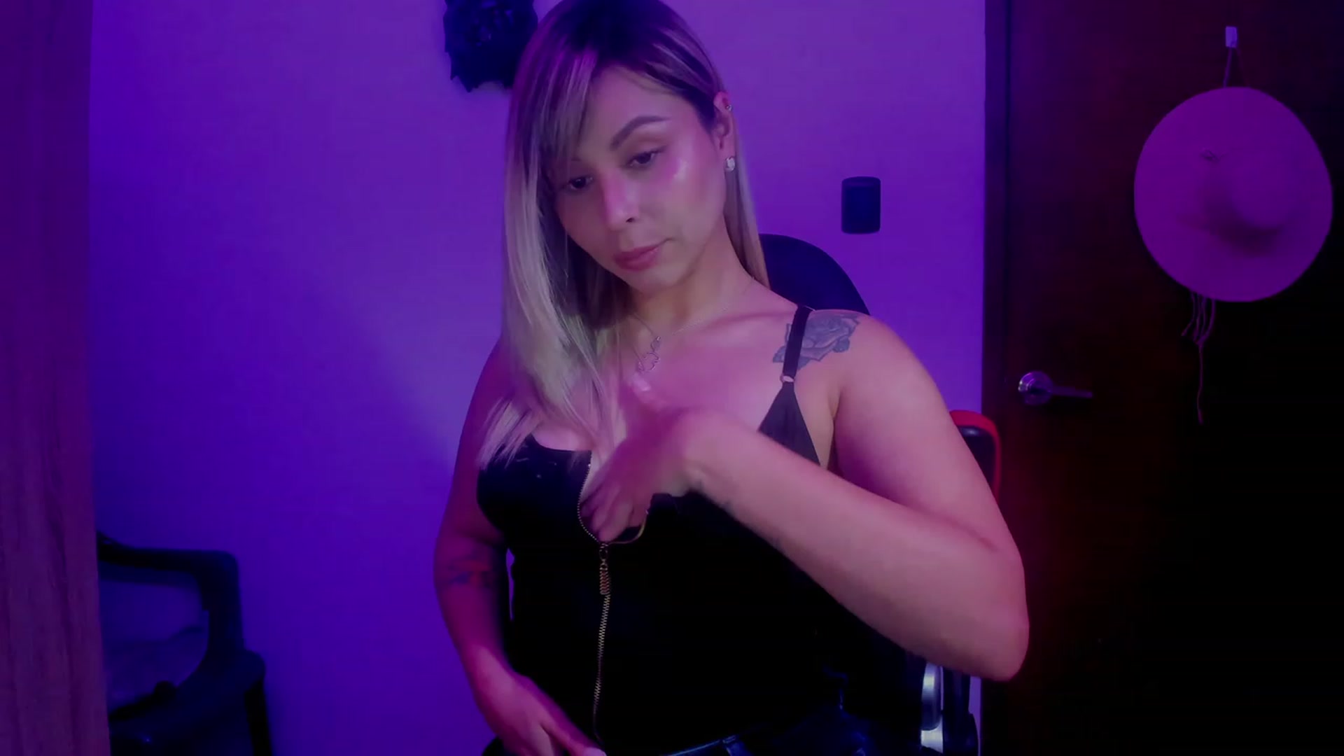 Gallery image thumbnail from SUSYBALE's myfreecams stream on, 07/25/2023, 19:30 image 12 of 20