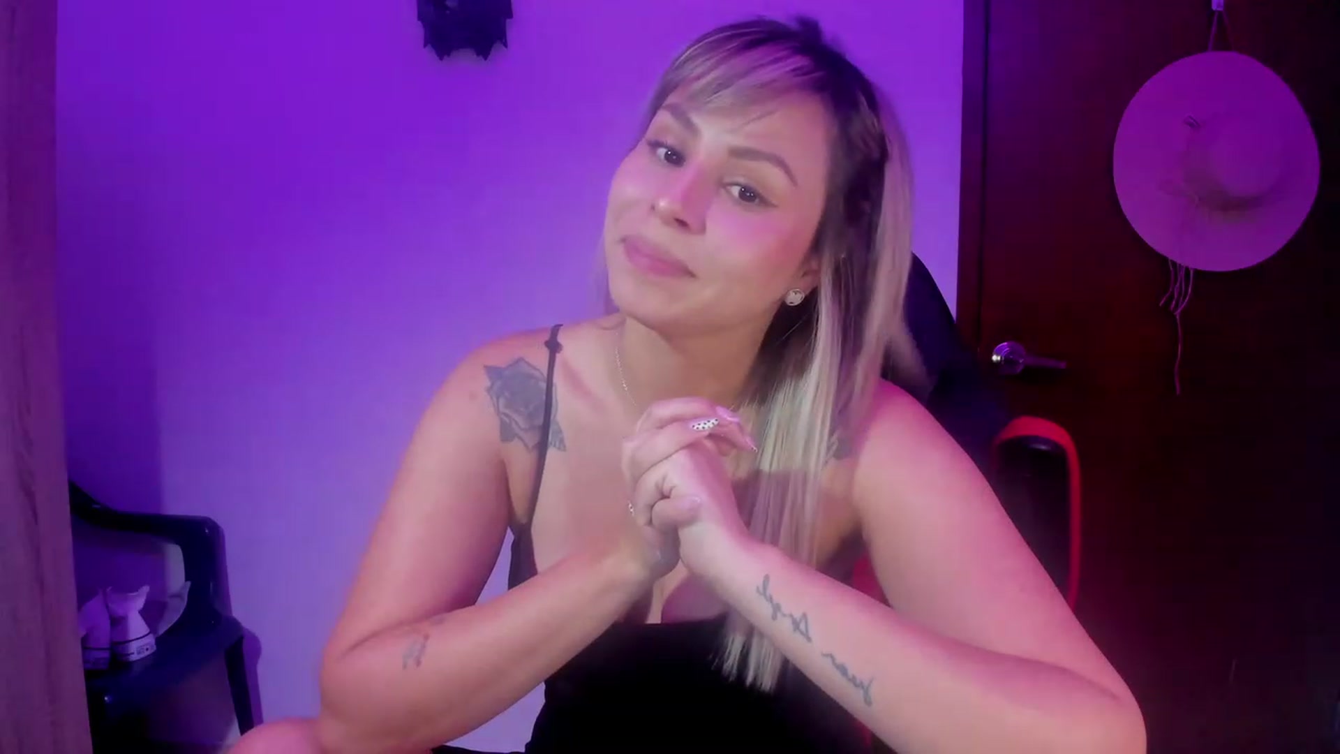 Gallery image thumbnail from SUSYBALE's myfreecams stream on, 07/28/2023, 24:06 image 11 of 20