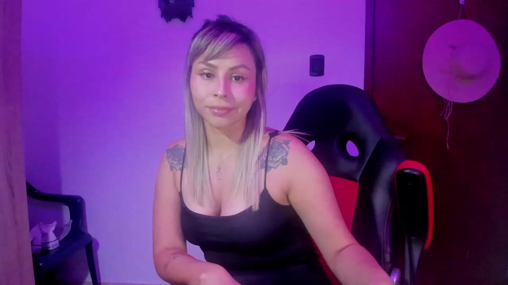 Gallery image thumbnail from SUSYBALE's myfreecams stream on, 07/28/2023, 24:18 image 6 of 20