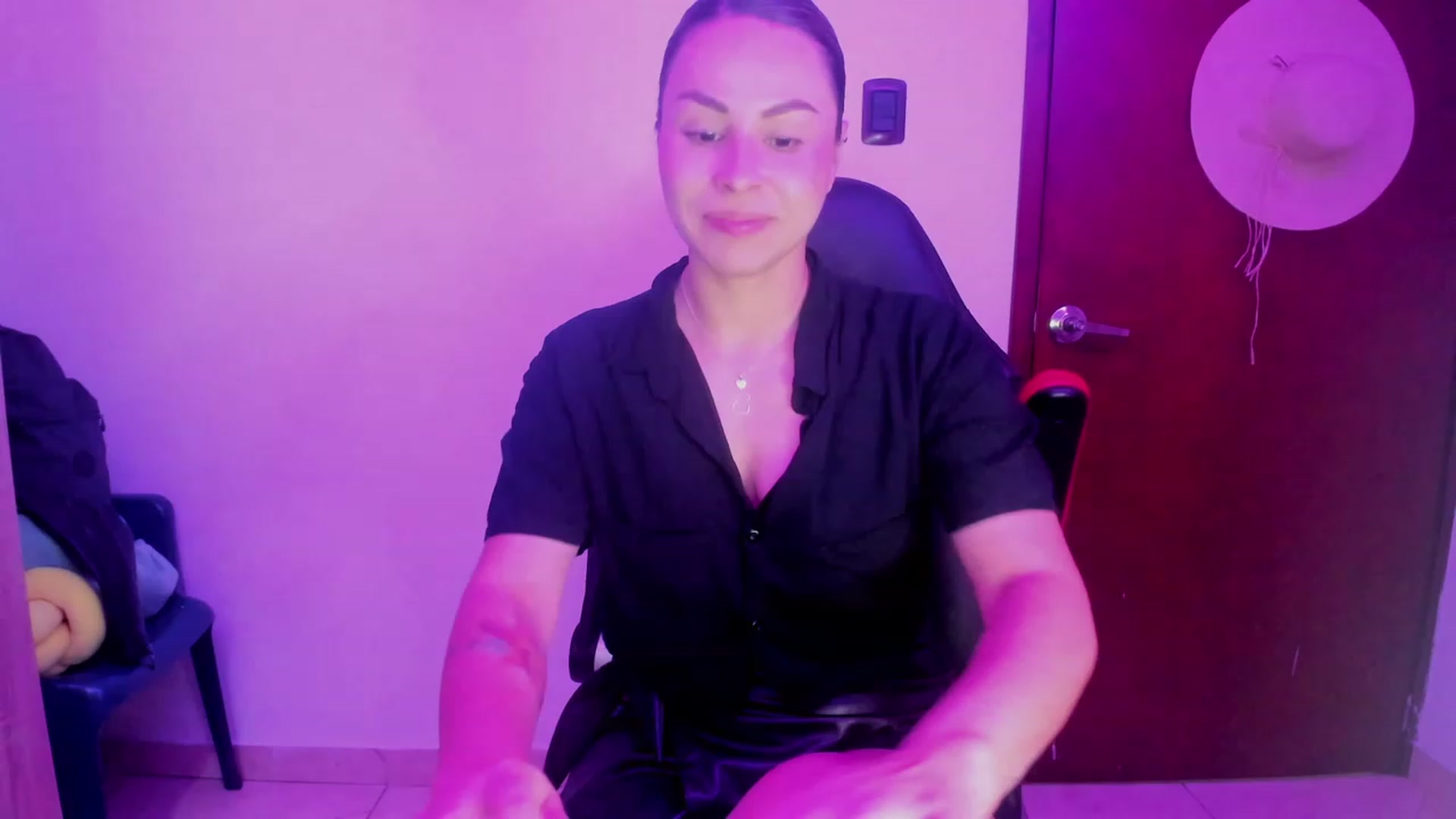 Gallery image thumbnail from SUSYBALE's myfreecams stream on, 08/03/2023, 23:25 image 10 of 20