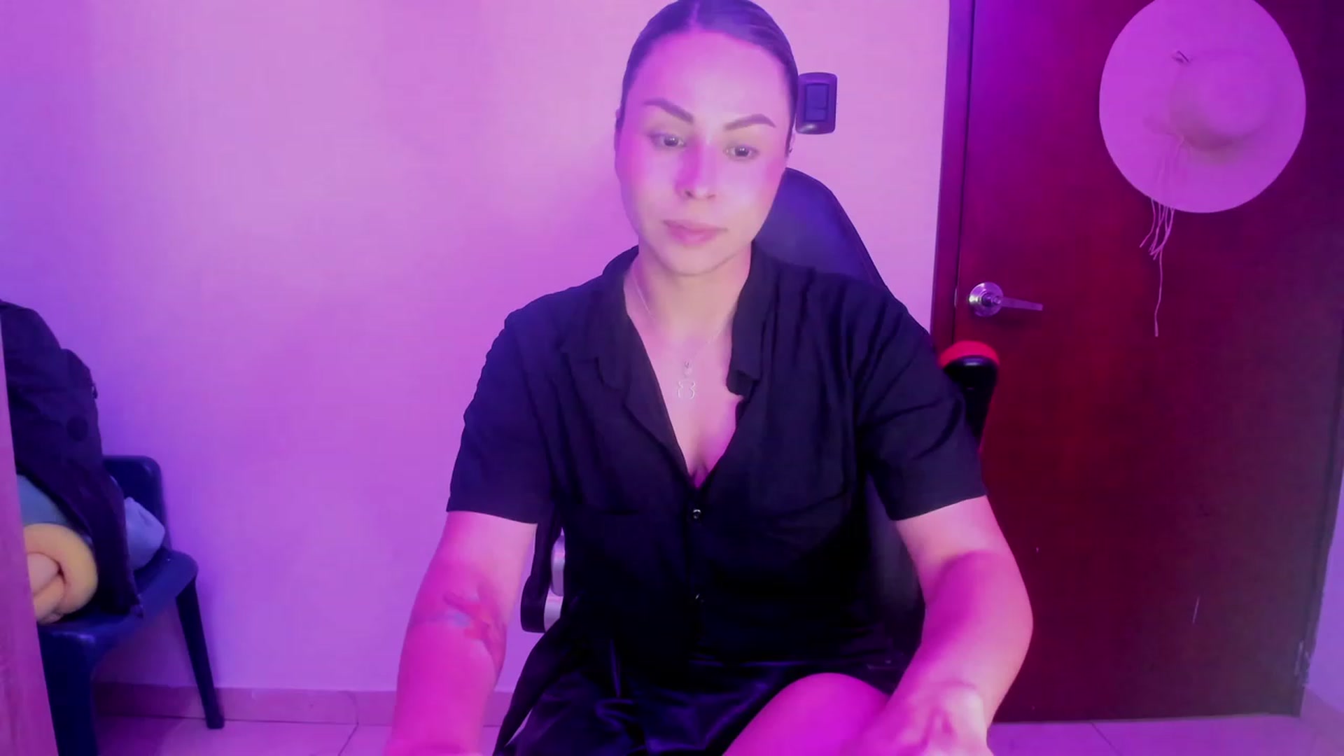 Gallery image thumbnail from SUSYBALE's myfreecams stream on, 08/03/2023, 23:25 image 11 of 20