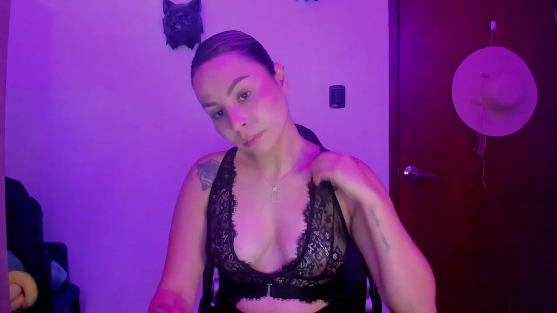 Gallery image thumbnail from SUSYBALE's myfreecams stream on, 08/04/2023, 24:50 image 3 of 20