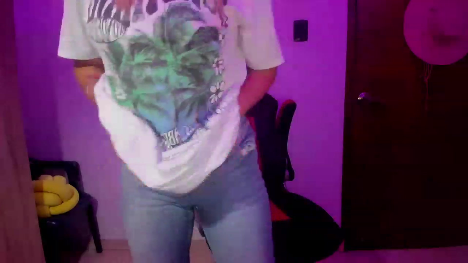 Gallery image thumbnail from SUSYBALE's myfreecams stream on, 08/10/2023, 24:15 image 8 of 20