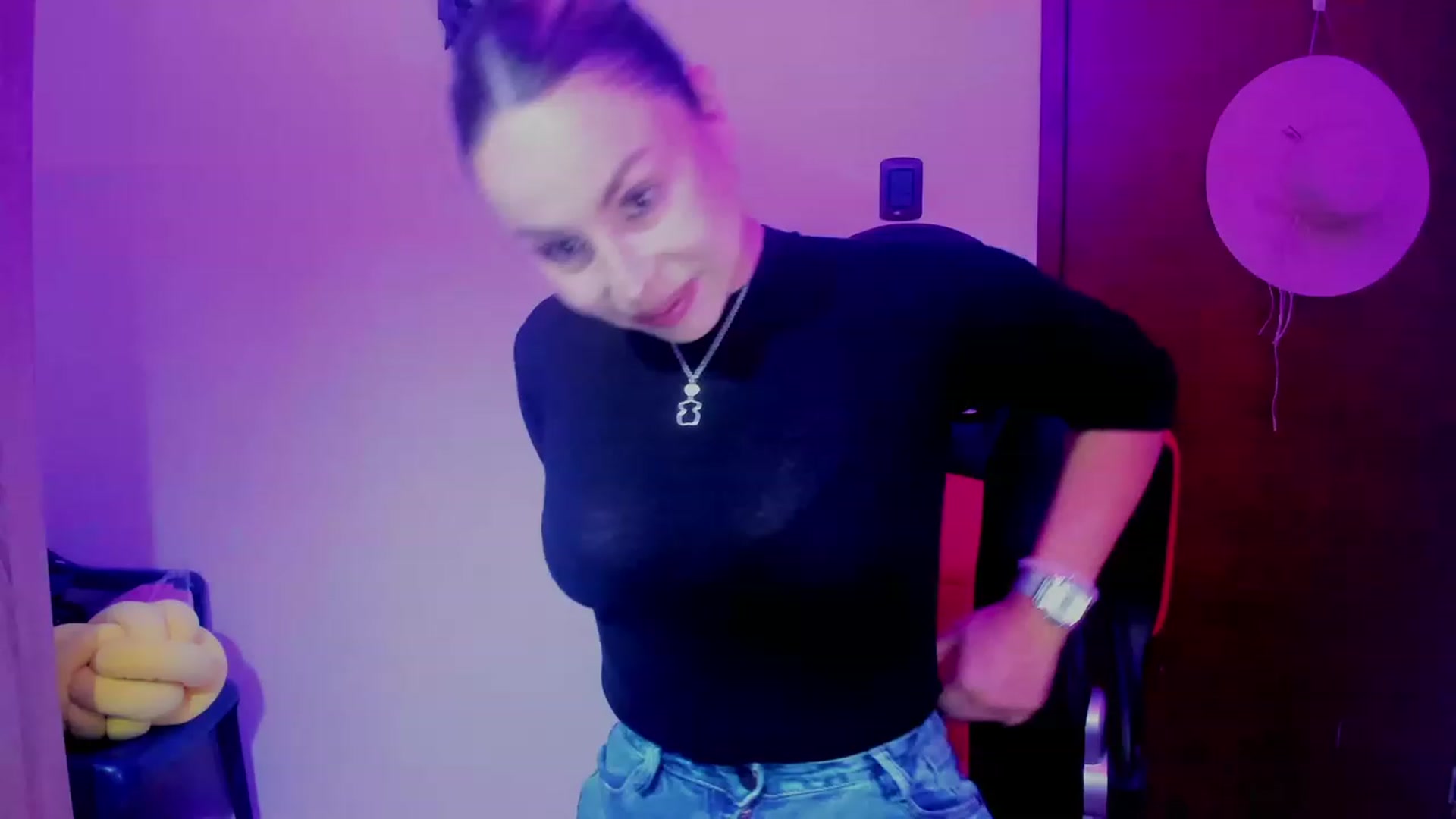 Gallery image thumbnail from SUSYBALE's myfreecams stream on, 08/16/2023, 21:21 image 6 of 20