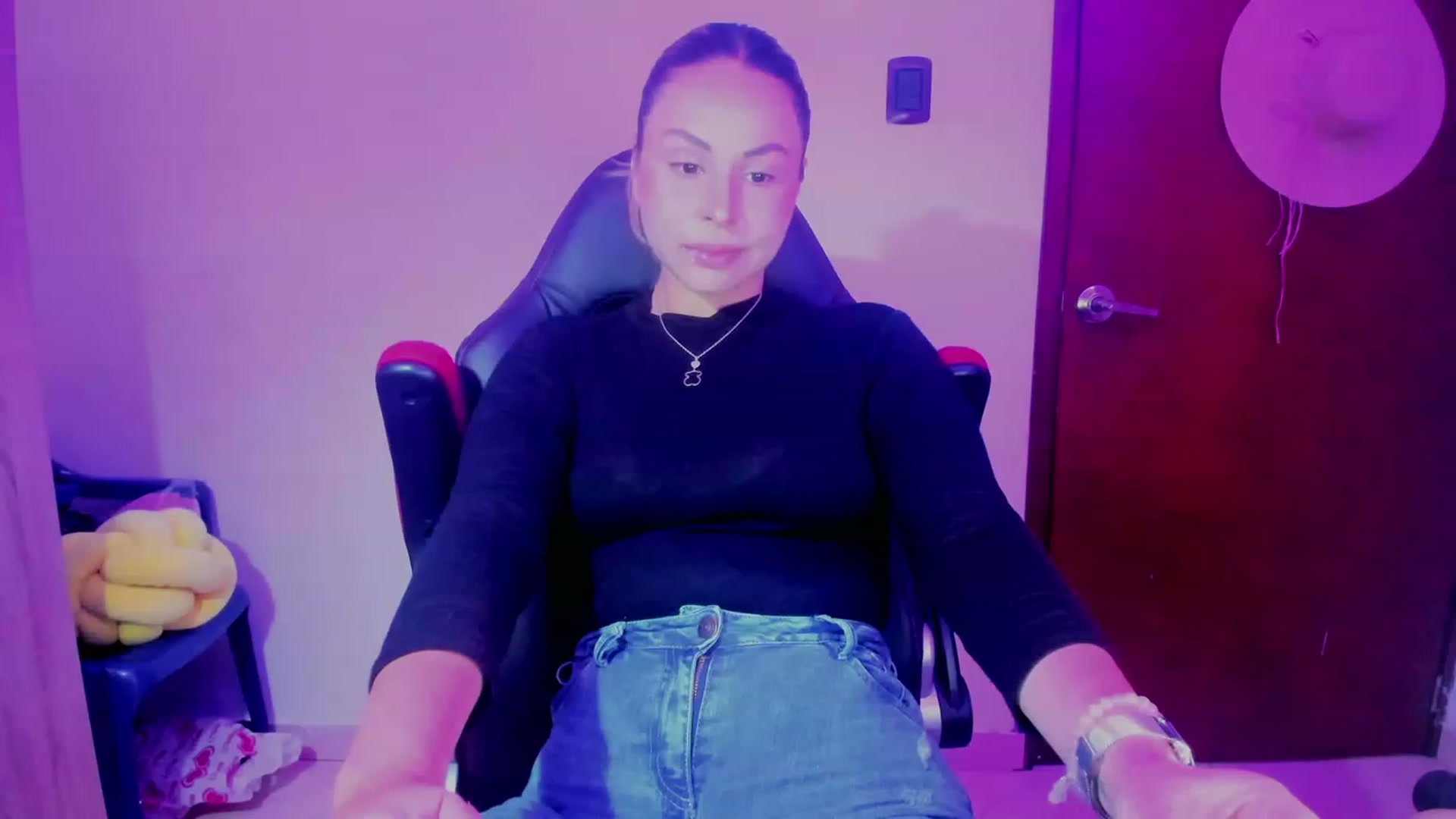 Gallery image thumbnail from SUSYBALE's myfreecams stream on, 08/16/2023, 21:21 image 15 of 20