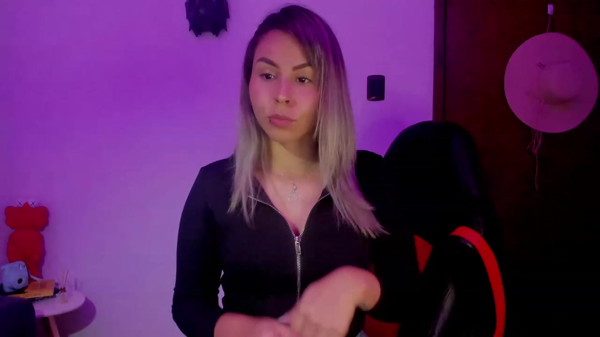 Gallery image thumbnail from SUSYBALE's myfreecams stream on, 08/23/2023, 17:48 image 13 of 20