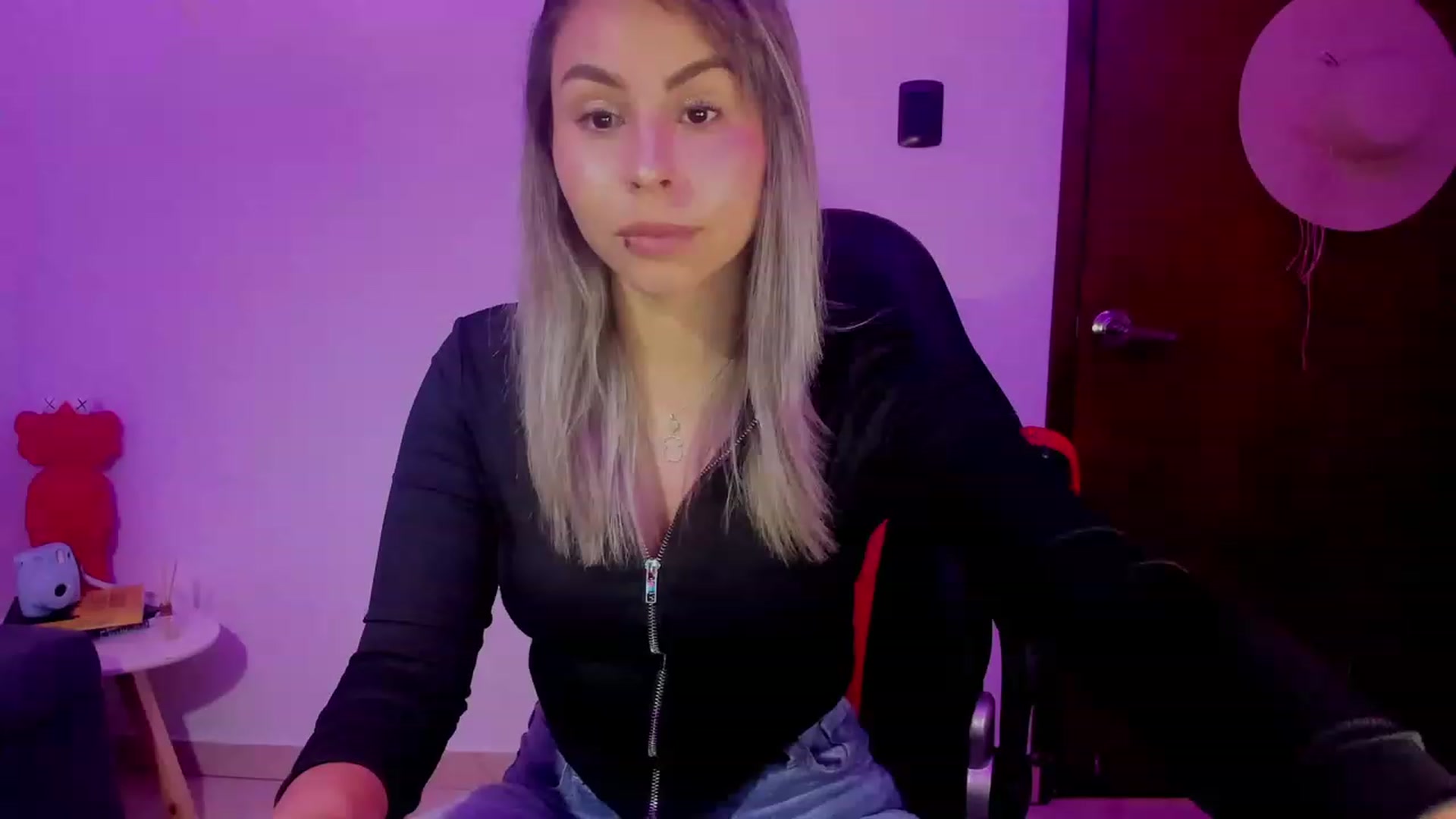 Gallery image thumbnail from SUSYBALE's myfreecams stream on, 08/23/2023, 17:48 image 15 of 20