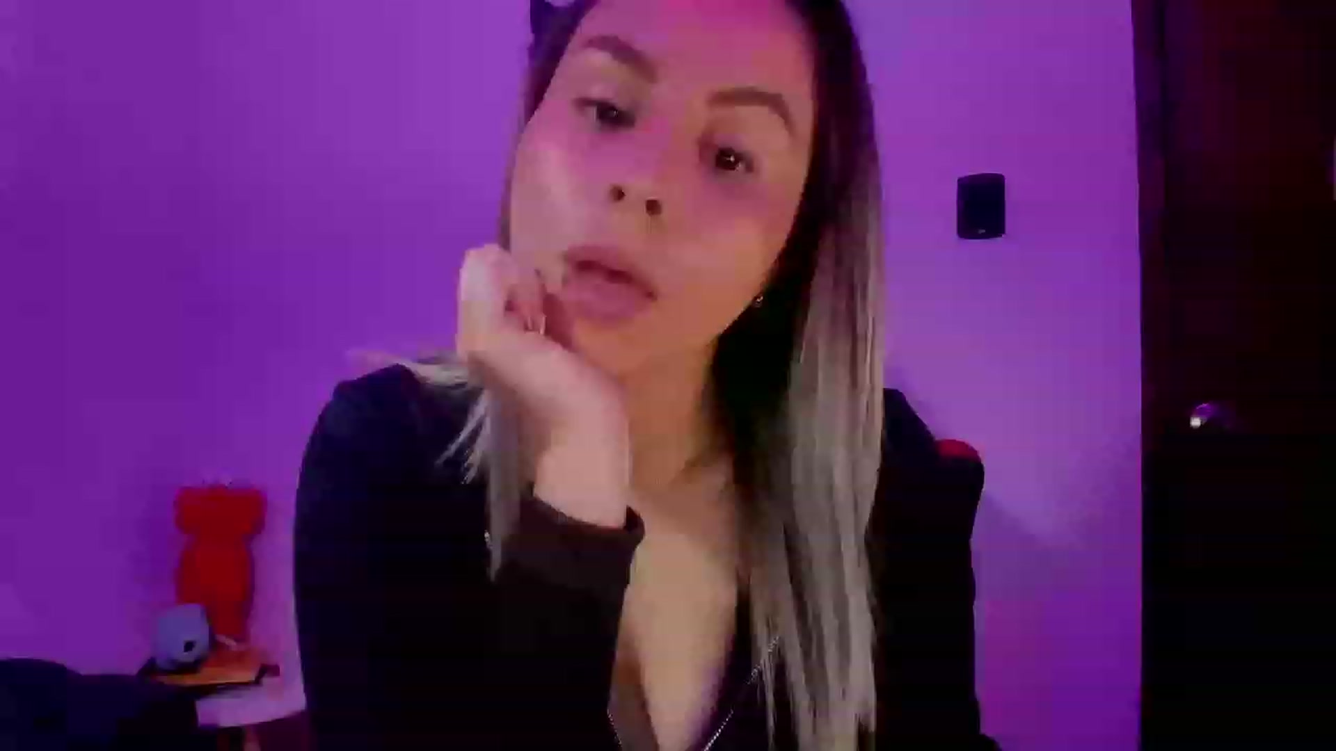 Gallery image thumbnail from SUSYBALE's myfreecams stream on, 08/23/2023, 21:30 image 18 of 20