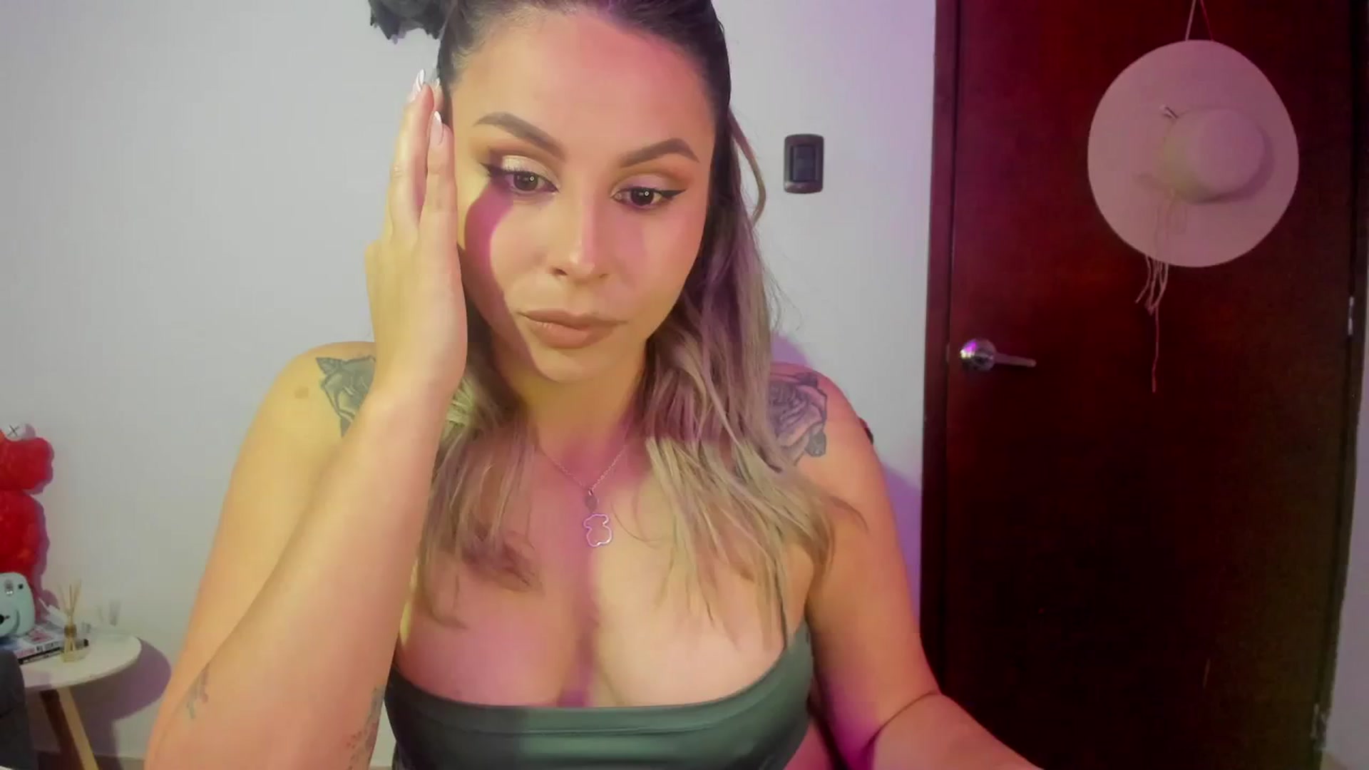Gallery image thumbnail from SUSYBALE's myfreecams stream on, 08/31/2023, 01:34 image 16 of 20