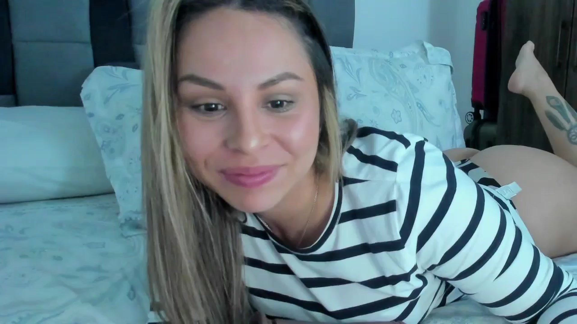 Gallery image thumbnail from SUSYBALE's myfreecams stream on, 04/24/2024, 21:26 image 13 of 20
