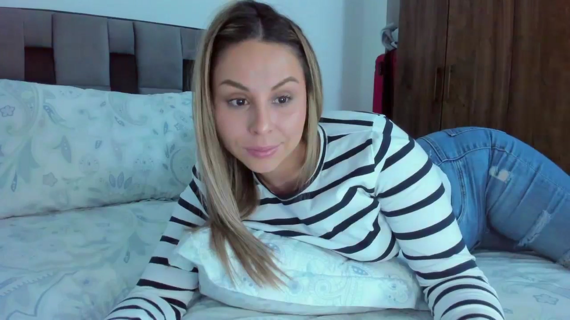 Gallery image thumbnail from SUSYBALE's myfreecams stream on, 04/24/2024, 21:26 image 4 of 20