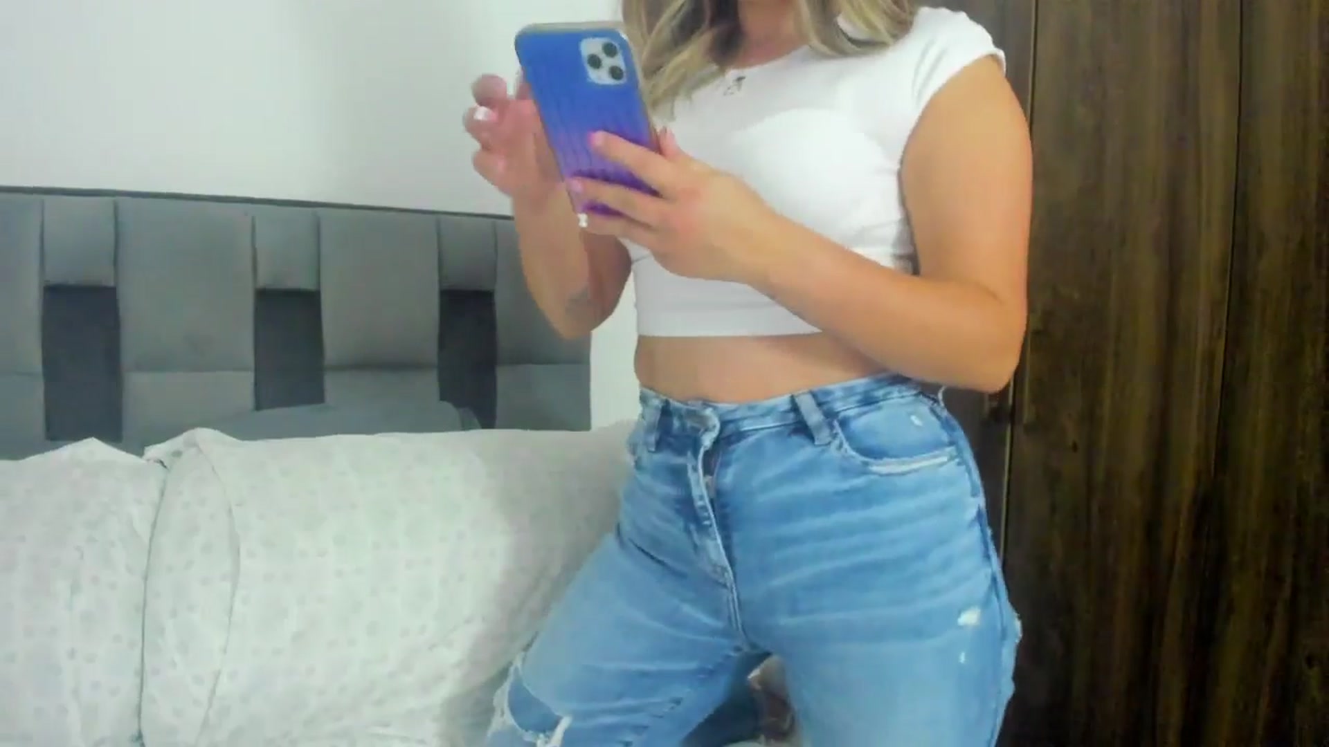 Gallery image thumbnail from SUSYBALE's myfreecams stream on, 05/02/2024, 17:35 image 7 of 20