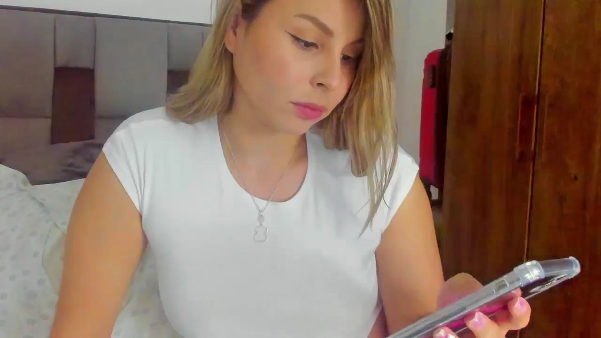Gallery image thumbnail from SUSYBALE's myfreecams stream on, 05/02/2024, 18:05 image 7 of 20