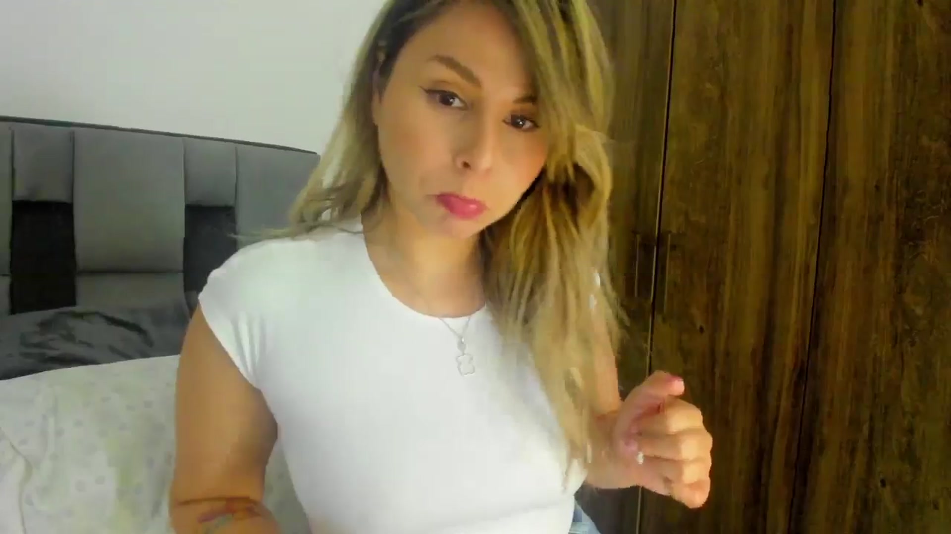 Gallery image thumbnail from SUSYBALE's myfreecams stream on, 05/02/2024, 18:31 image 10 of 20