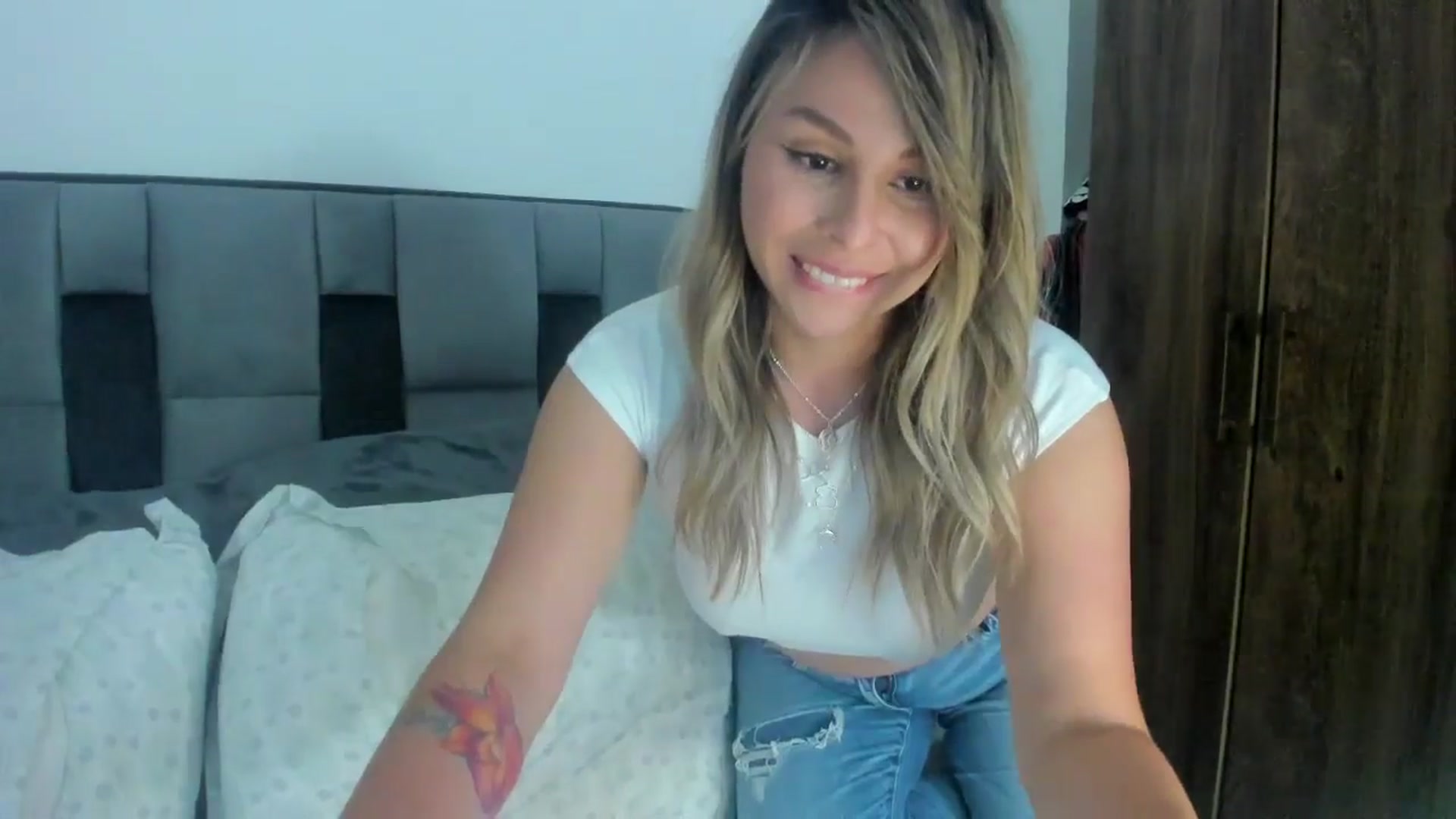 Gallery image thumbnail from SUSYBALE's myfreecams stream on, 05/02/2024, 19:44 image 3 of 20