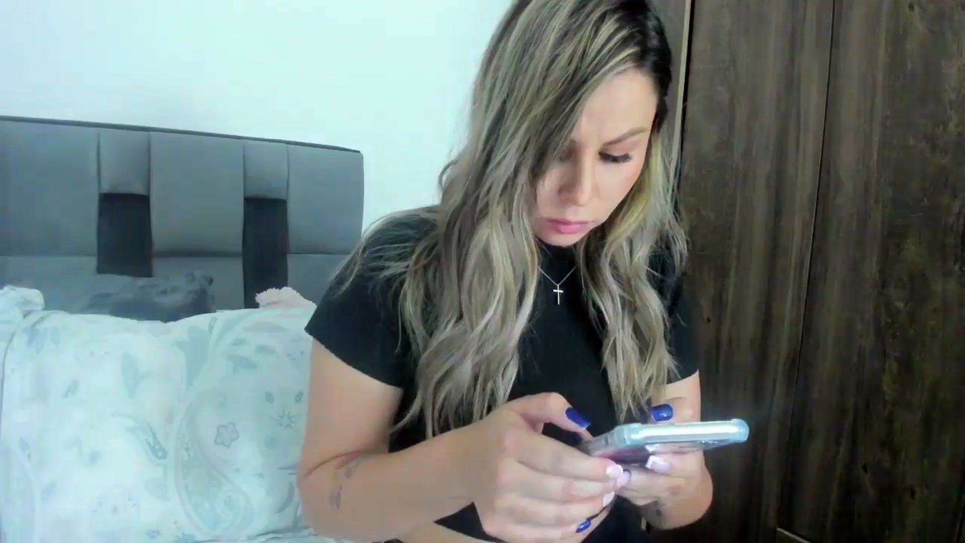 Gallery image thumbnail from SUSYBALE's myfreecams stream on, 05/08/2024, 17:24 image 10 of 20