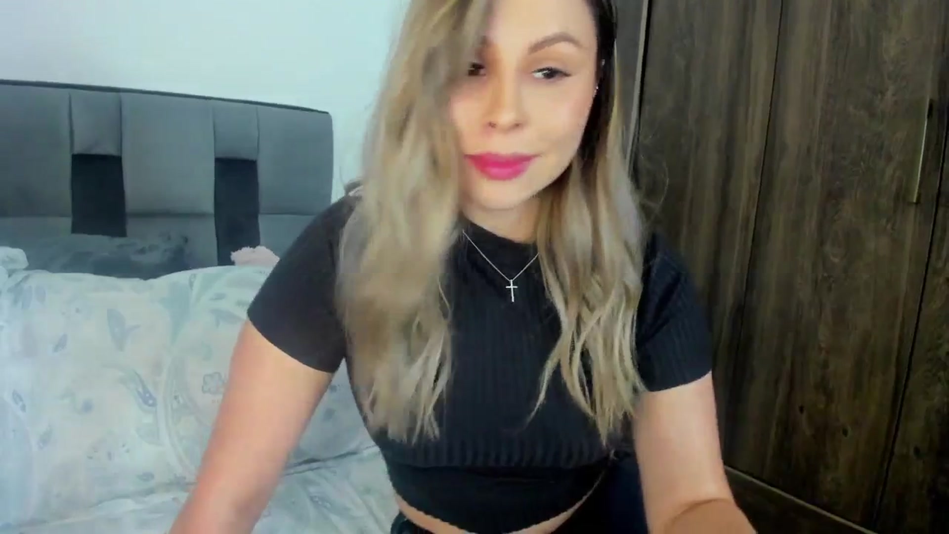 Gallery image thumbnail from SUSYBALE's myfreecams stream on, 05/08/2024, 18:27 image 10 of 20