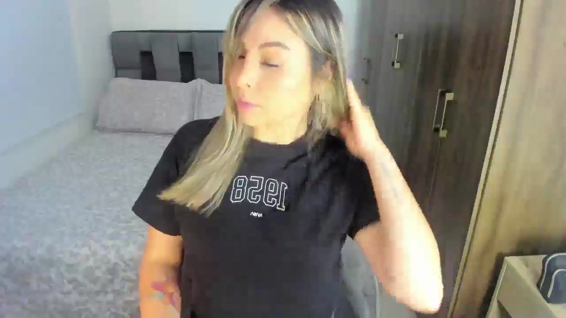 Gallery image thumbnail from SUSYBALE's myfreecams stream on, 05/20/2024, 17:06 image 11 of 20