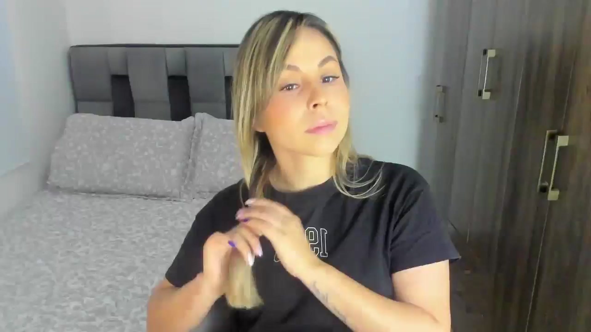 Gallery image thumbnail from SUSYBALE's myfreecams stream on, 05/20/2024, 17:41 image 1 of 20