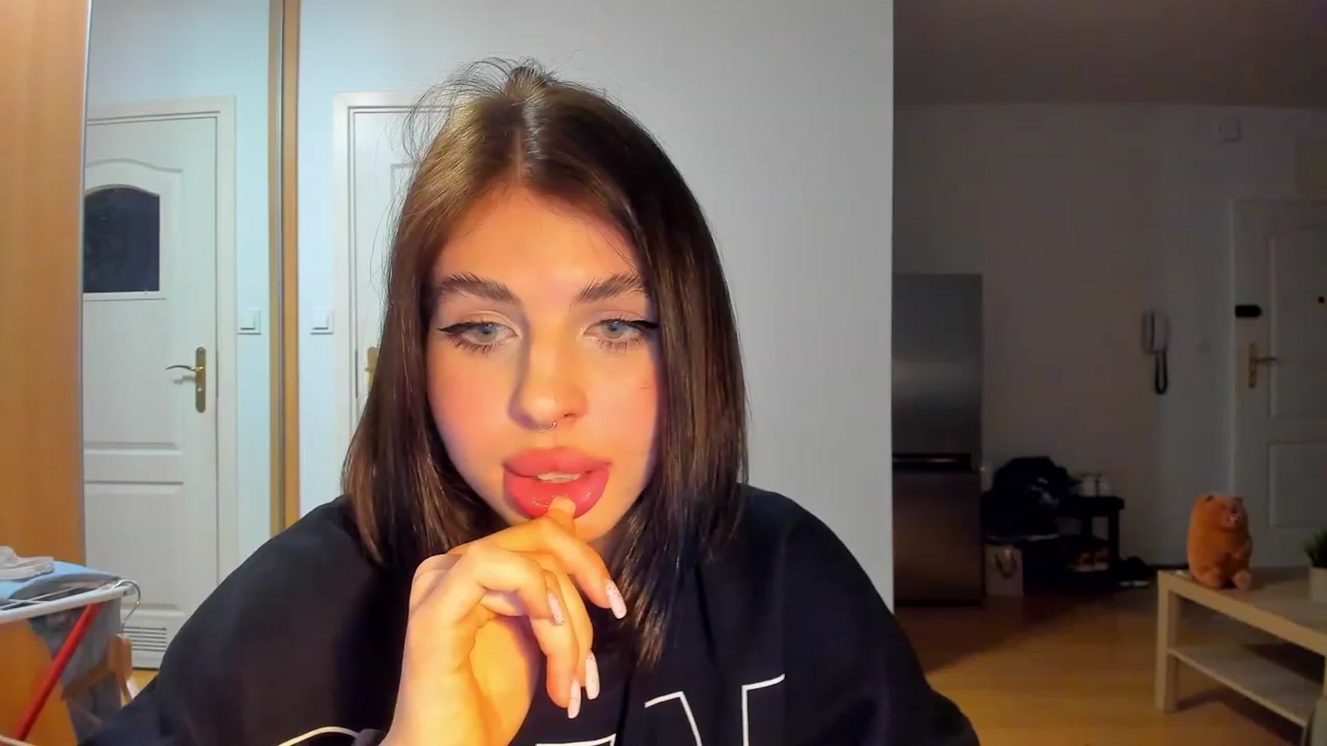 Gallery image thumbnail from SWEET__BARBIE's myfreecams stream on, 11/28/2022, 15:23 image 19 of 20