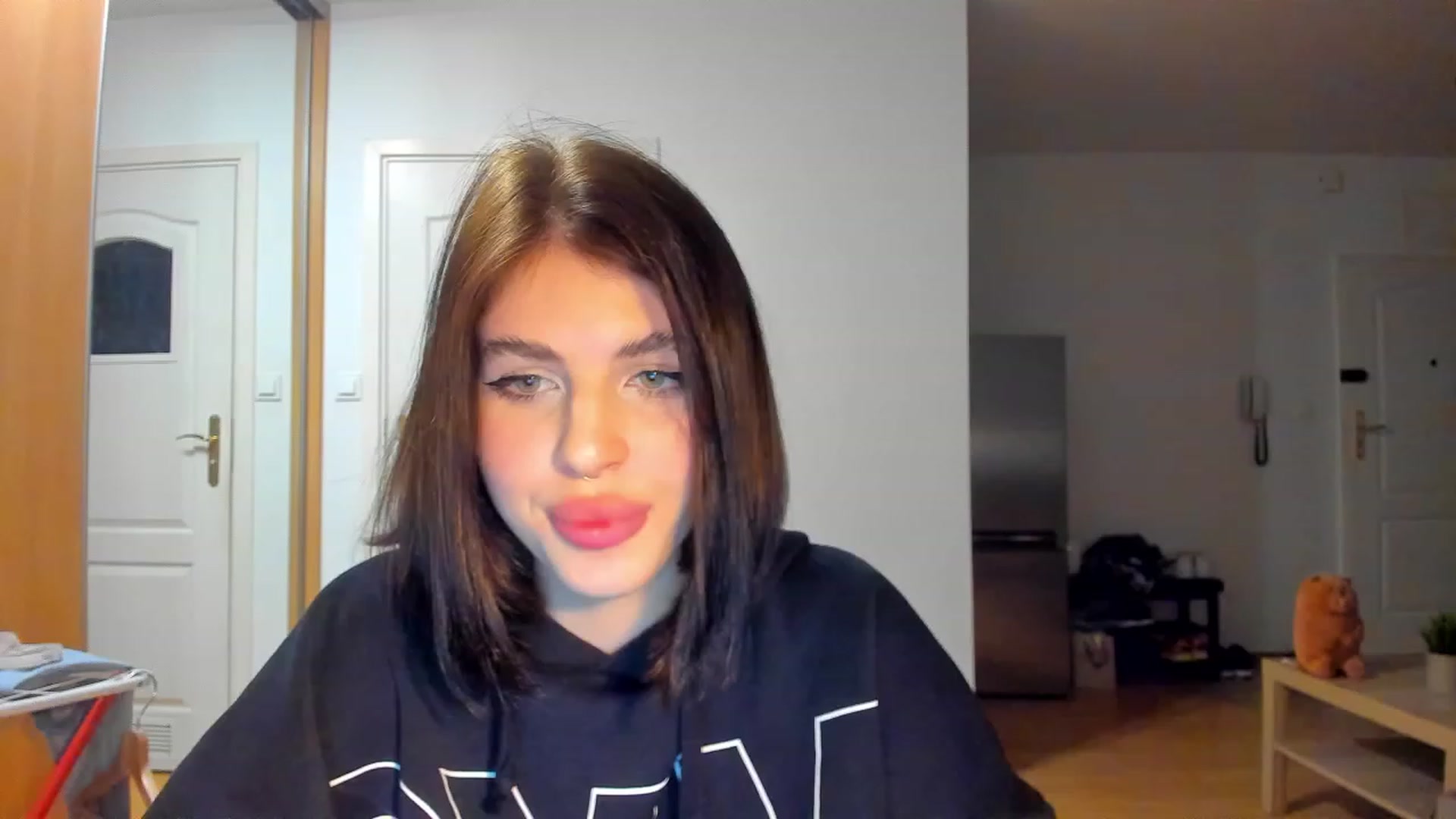 Gallery image thumbnail from SWEET__BARBIE's myfreecams stream on, 11/28/2022, 16:10 image 19 of 20
