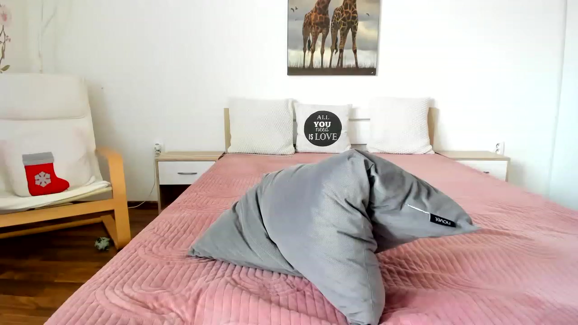 Gallery image thumbnail from Saandruskaa's myfreecams stream on, 04/09/2023, 10:15 image 20 of 20