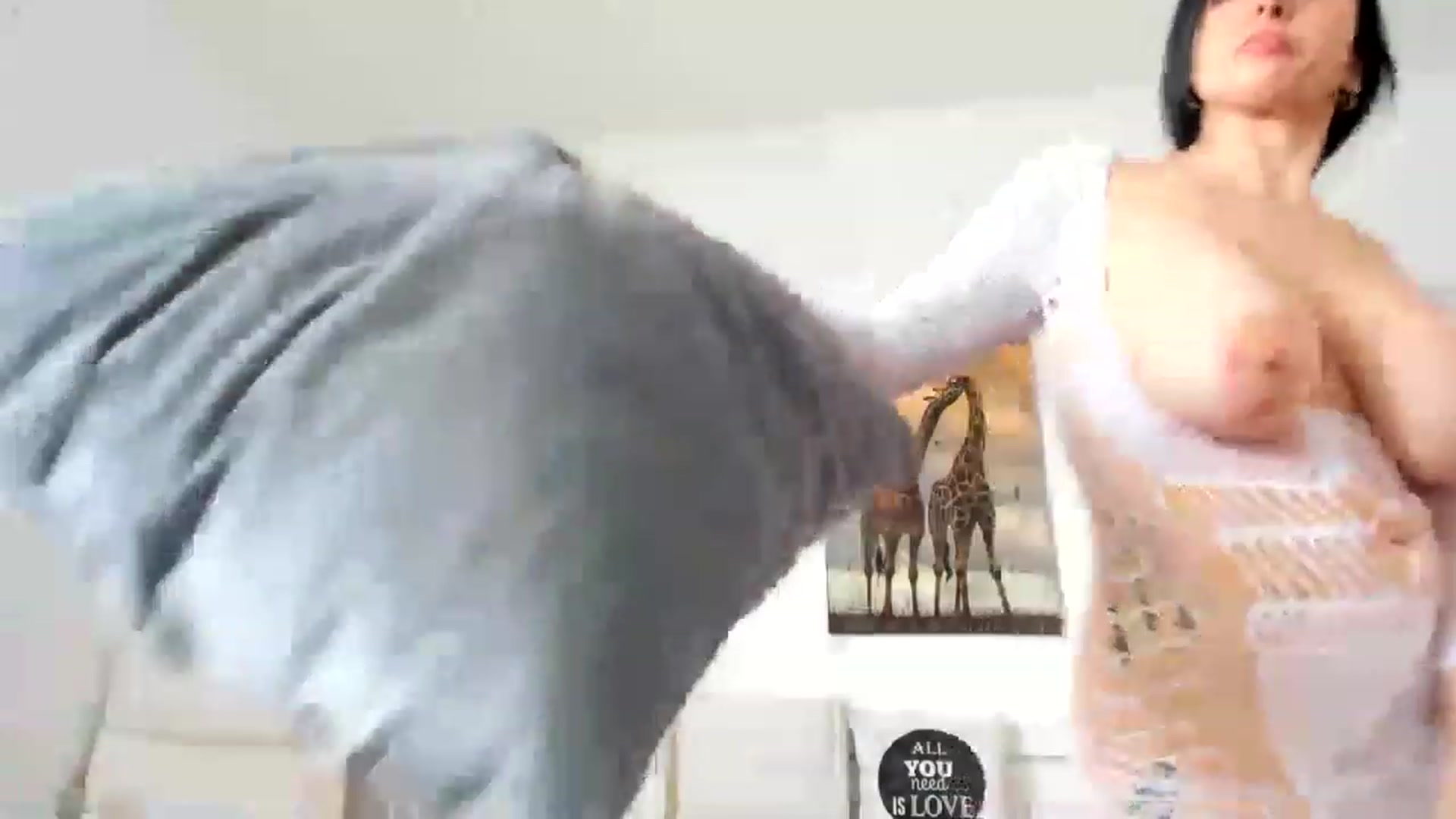 Gallery image thumbnail from Saandruskaa's myfreecams stream on, 04/09/2023, 10:15 image 9 of 20