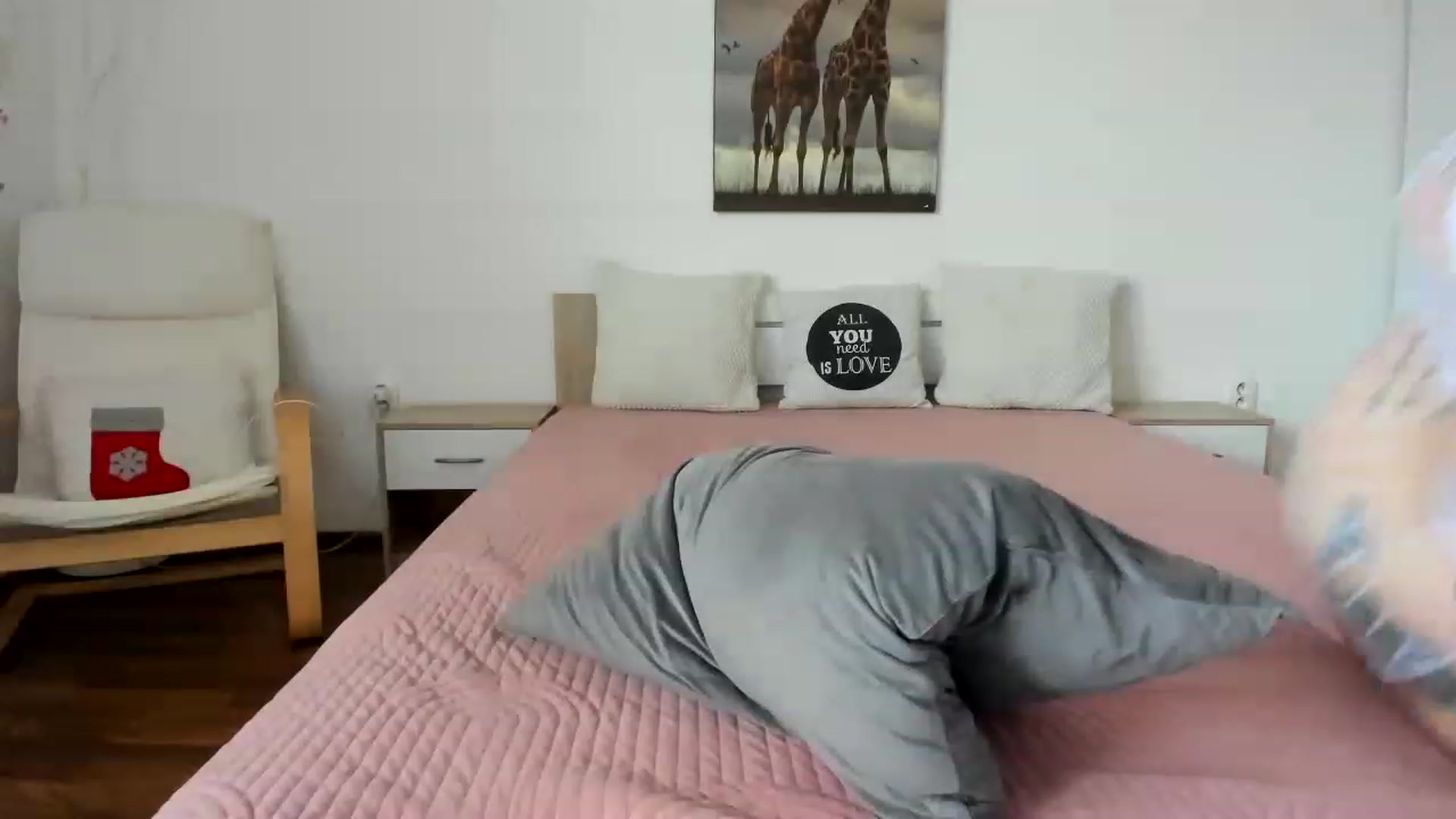 Gallery image thumbnail from Saandruskaa's myfreecams stream on, 04/13/2023, 09:45 image 3 of 20