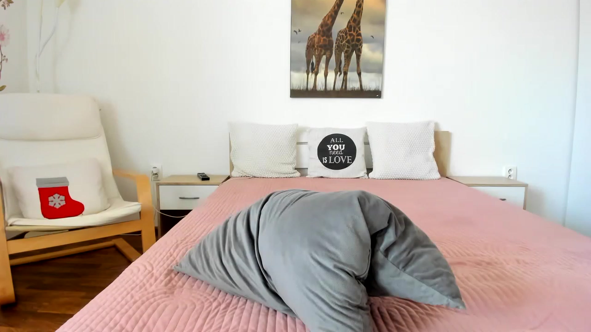 Gallery image thumbnail from Saandruskaa's myfreecams stream on, 04/22/2023, 10:53 image 18 of 20