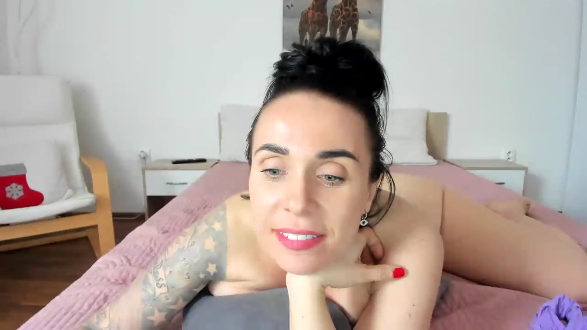 Gallery image thumbnail from Saandruskaa's myfreecams stream on, 04/25/2023, 11:06 image 13 of 20