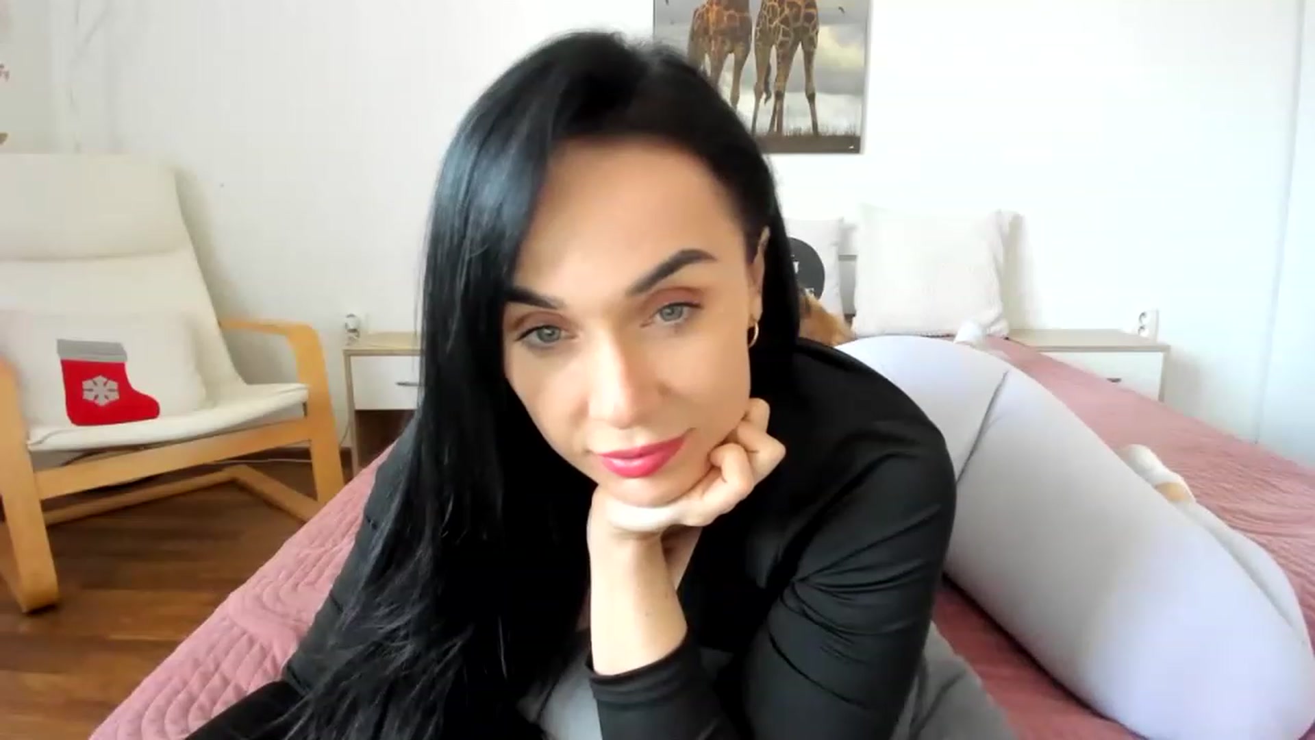 Gallery image thumbnail from Saandruskaa's myfreecams stream on, 05/01/2023, 10:47 image 18 of 20