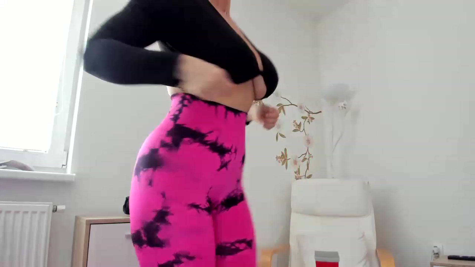 Gallery image thumbnail from Saandruskaa's myfreecams stream on, 05/16/2023, 11:33 image 20 of 20