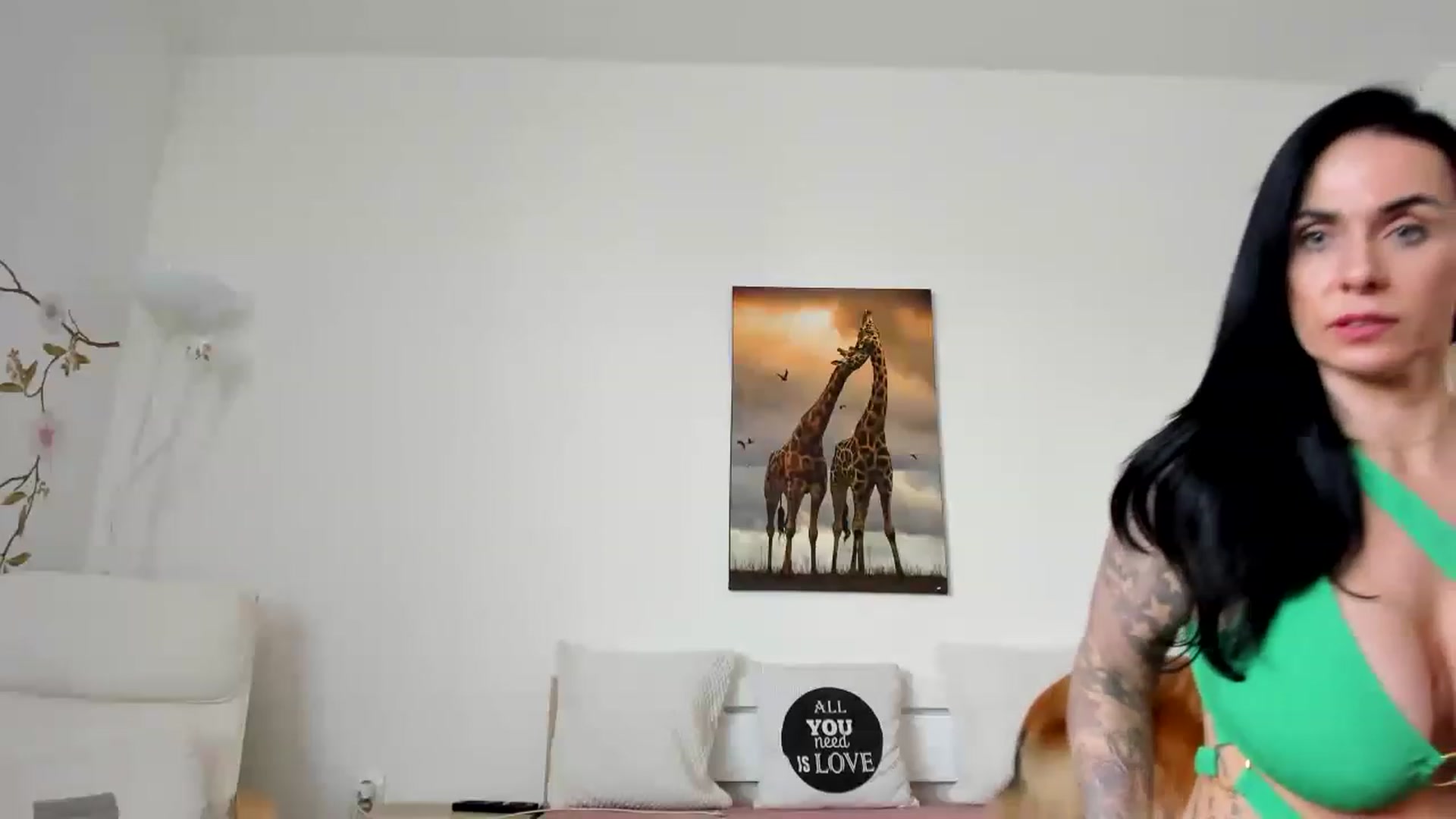 Gallery image thumbnail from Saandruskaa's myfreecams stream on, 05/21/2023, 10:09 image 2 of 20
