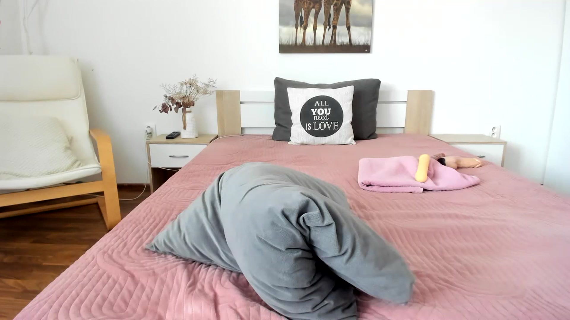 Gallery image thumbnail from Saandruskaa's myfreecams stream on, 07/19/2023, 11:38 image 3 of 20