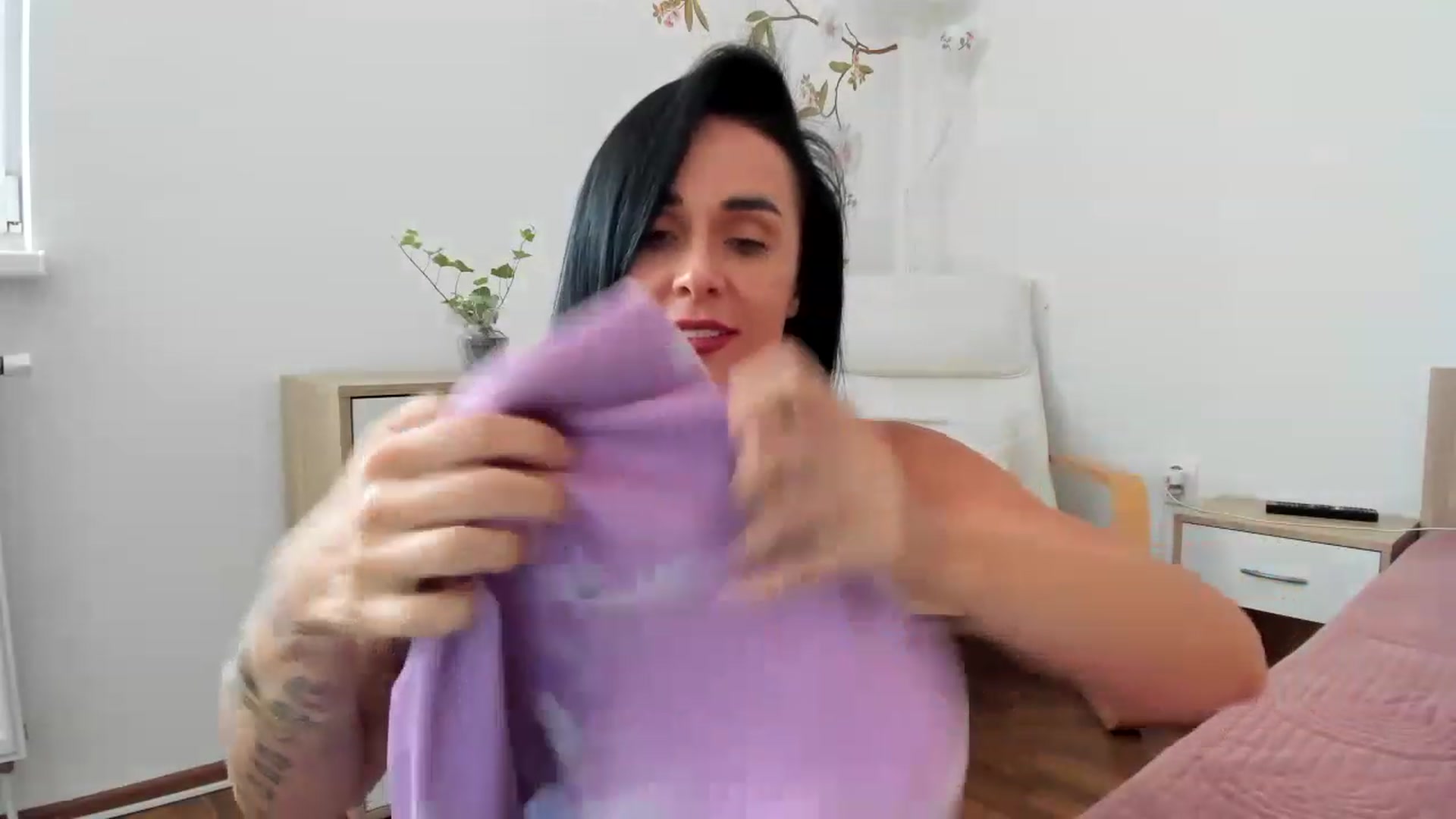 Gallery image thumbnail from Saandruskaa's myfreecams stream on, 07/28/2023, 11:08 image 9 of 20