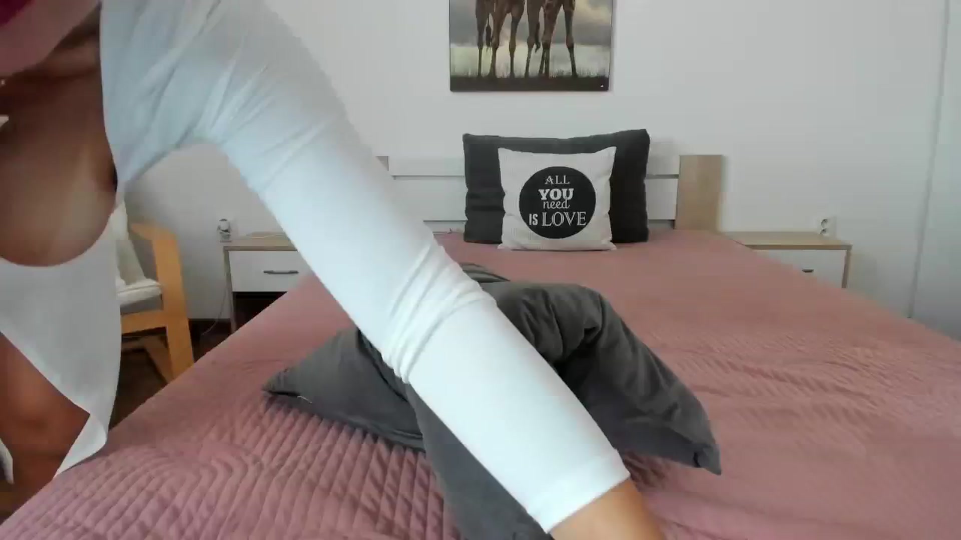 Gallery image thumbnail from Saandruskaa's myfreecams stream on, 07/30/2023, 08:32 image 1 of 20