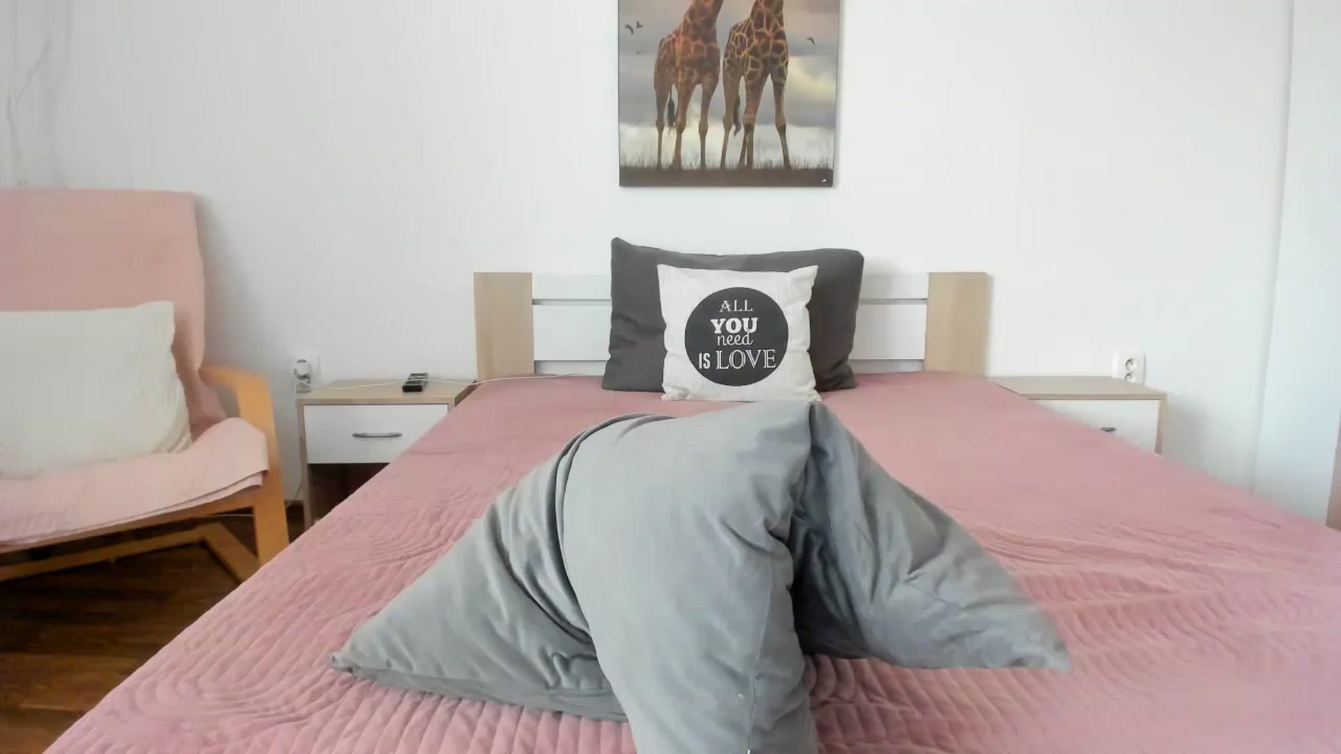 Gallery image thumbnail from Saandruskaa's myfreecams stream on, 08/04/2023, 13:35 image 1 of 20