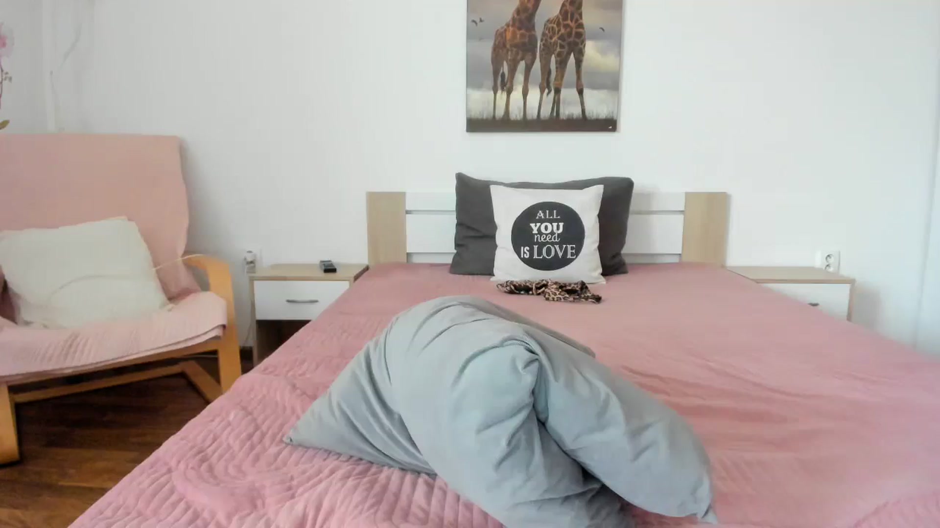 Gallery image thumbnail from Saandruskaa's myfreecams stream on, 08/05/2023, 14:06 image 2 of 20