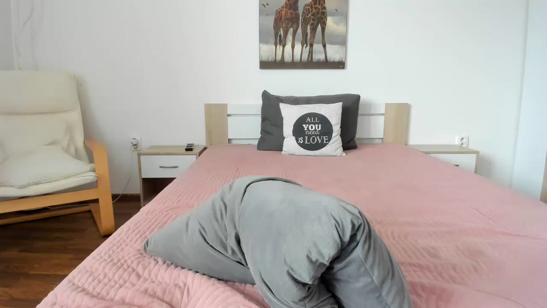 Gallery image thumbnail from Saandruskaa's myfreecams stream on, 08/17/2023, 10:14 image 13 of 20